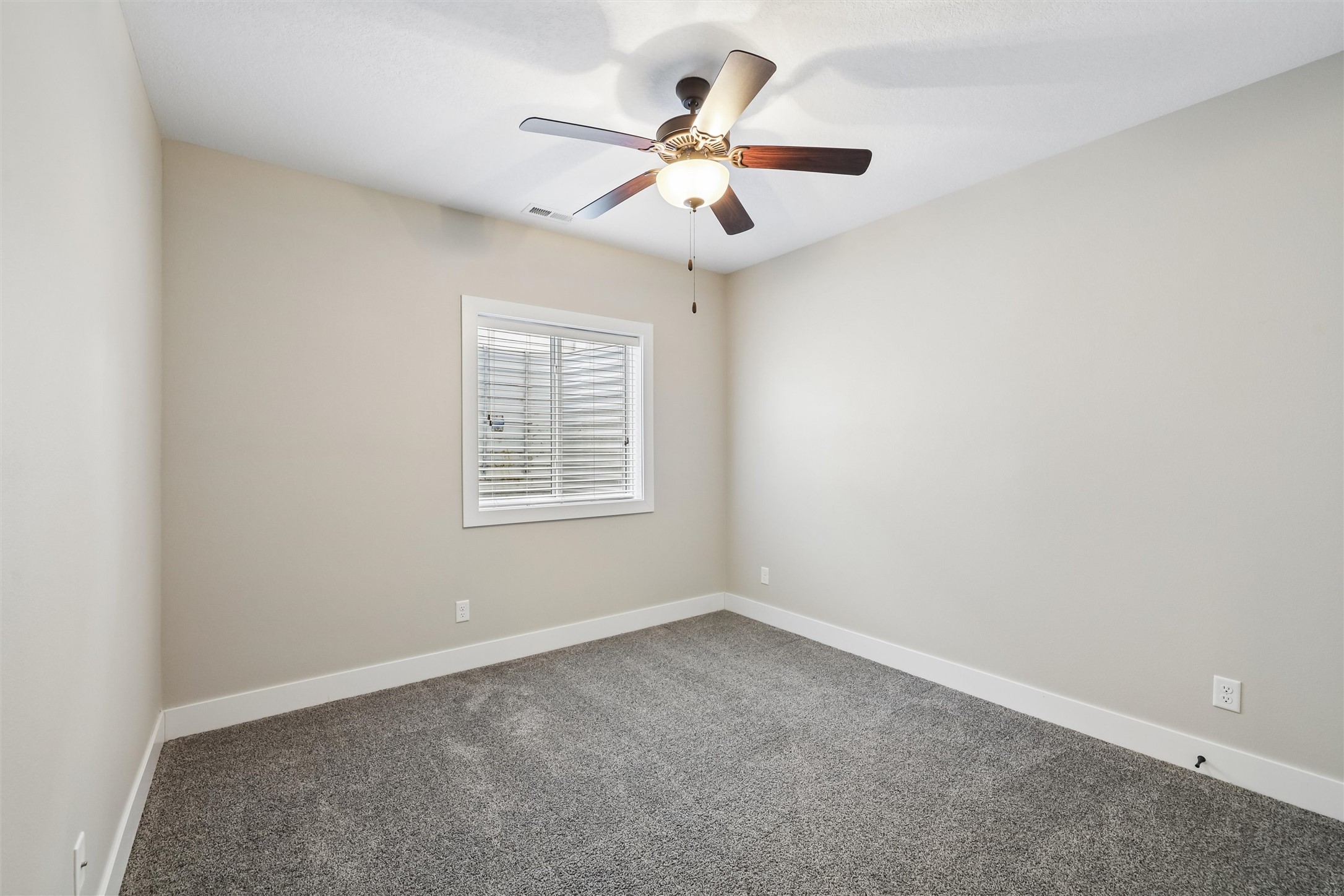 14319 Holcomb Avenue Property Photo 28