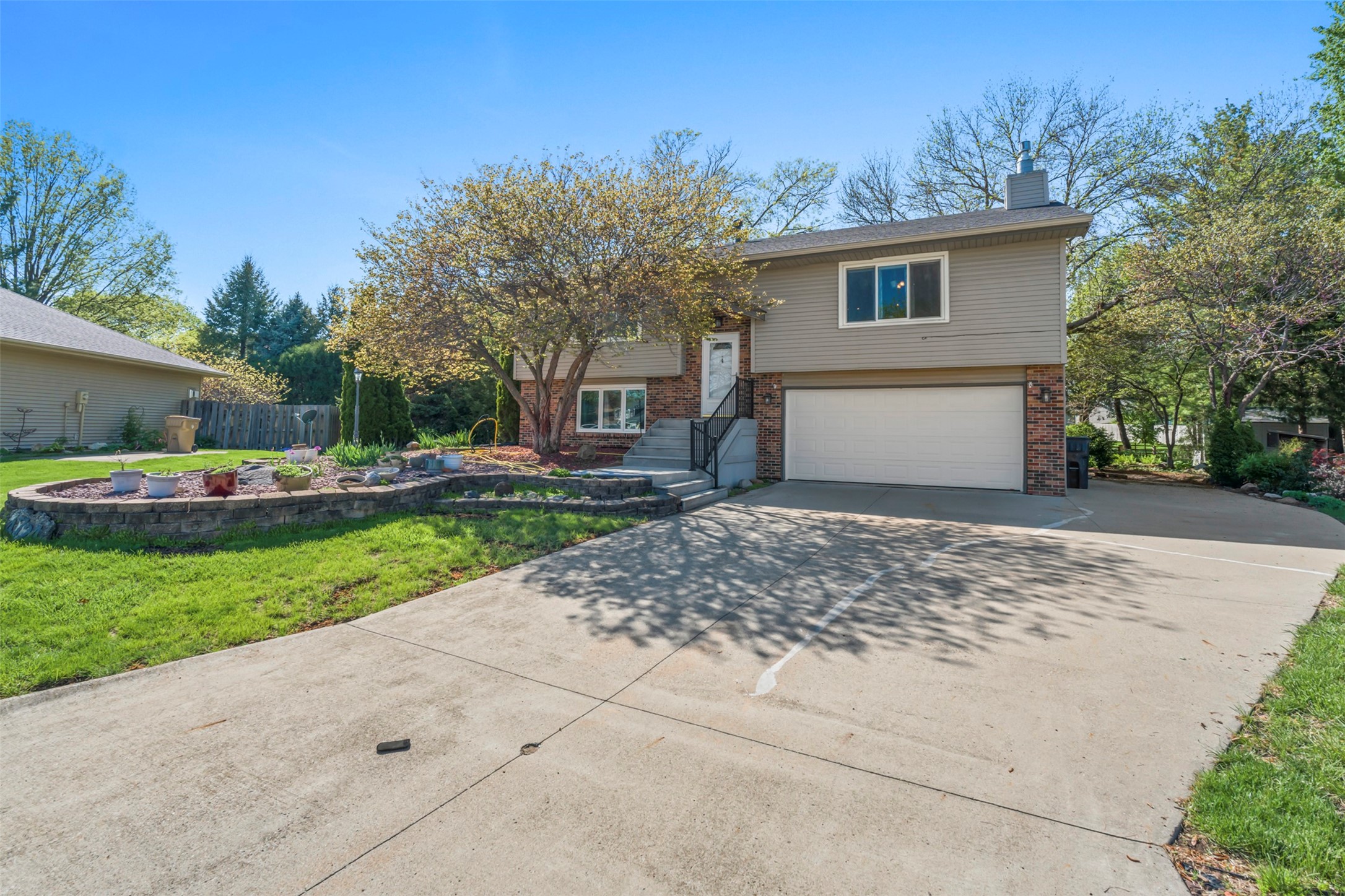 4724 78th Place Property Photo 2