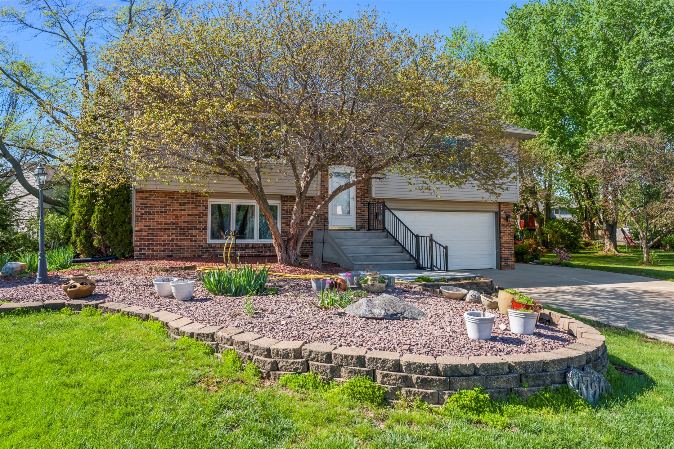 4724 78th Place Property Photo 3