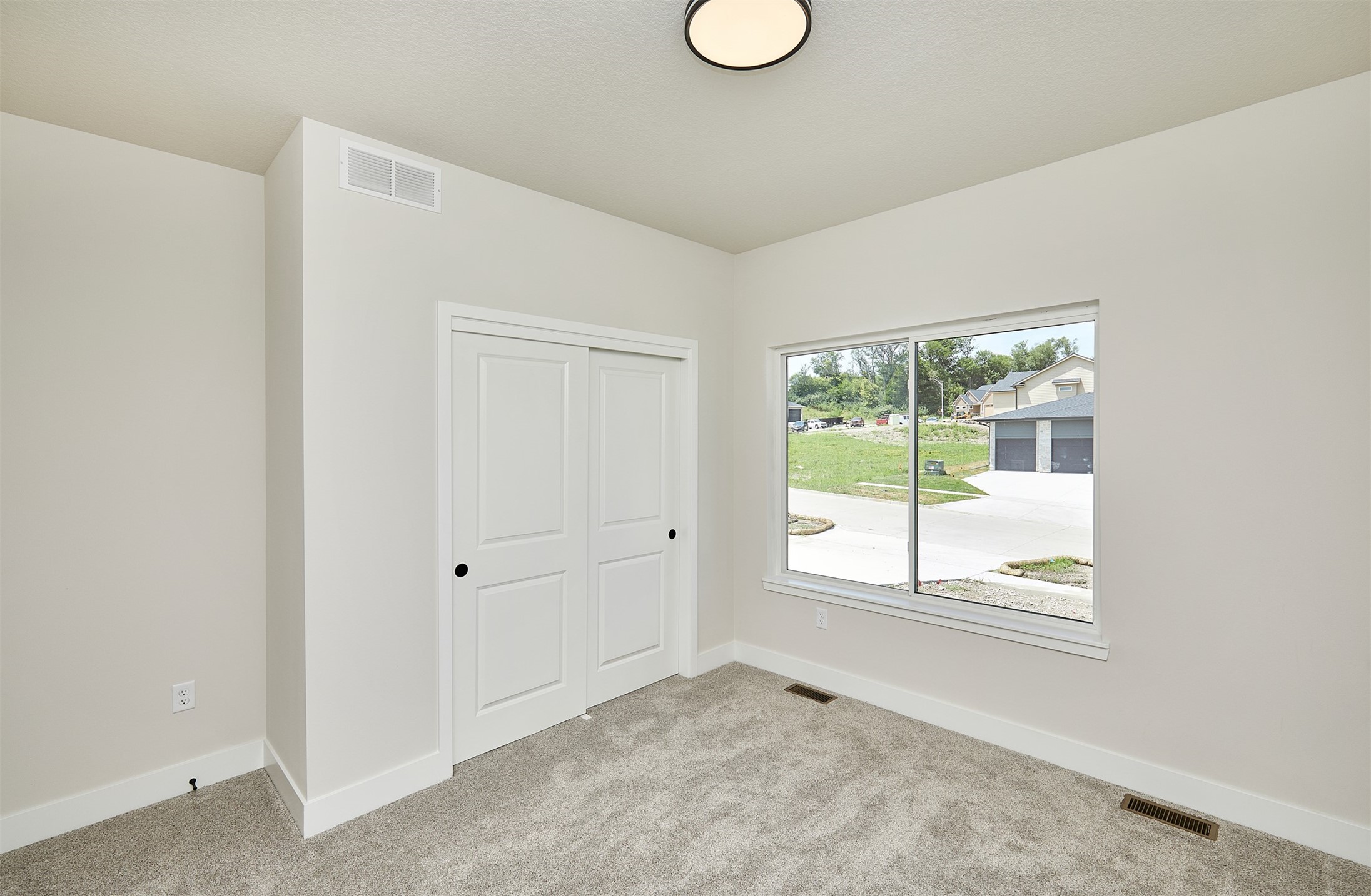 602 Walker Street Property Photo 8