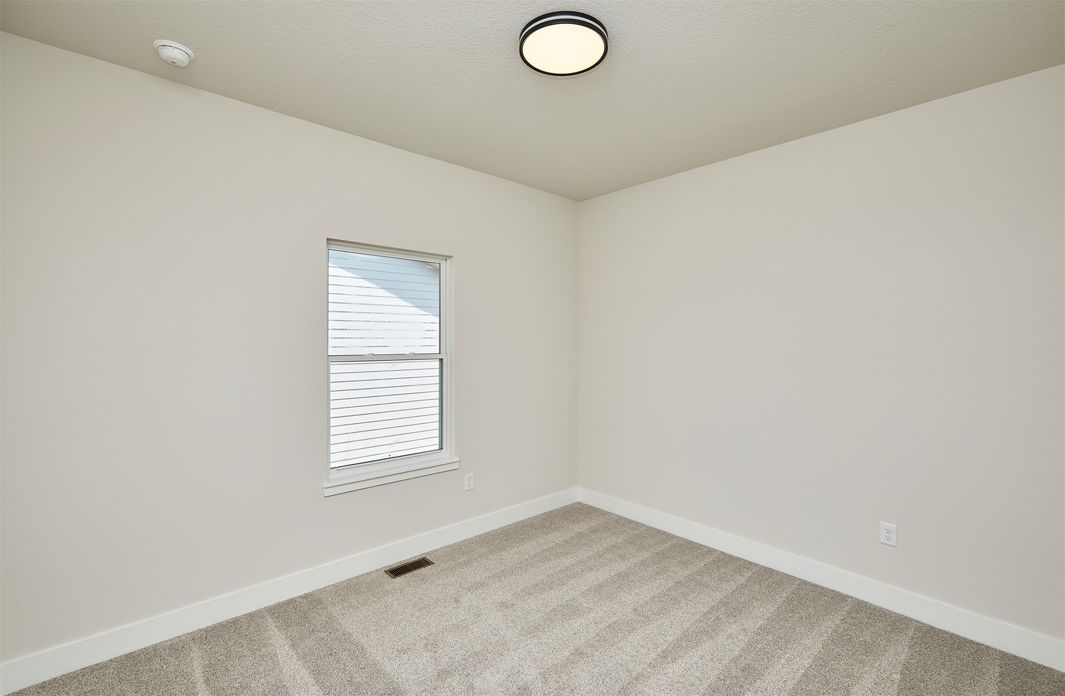 602 Walker Street Property Photo 9