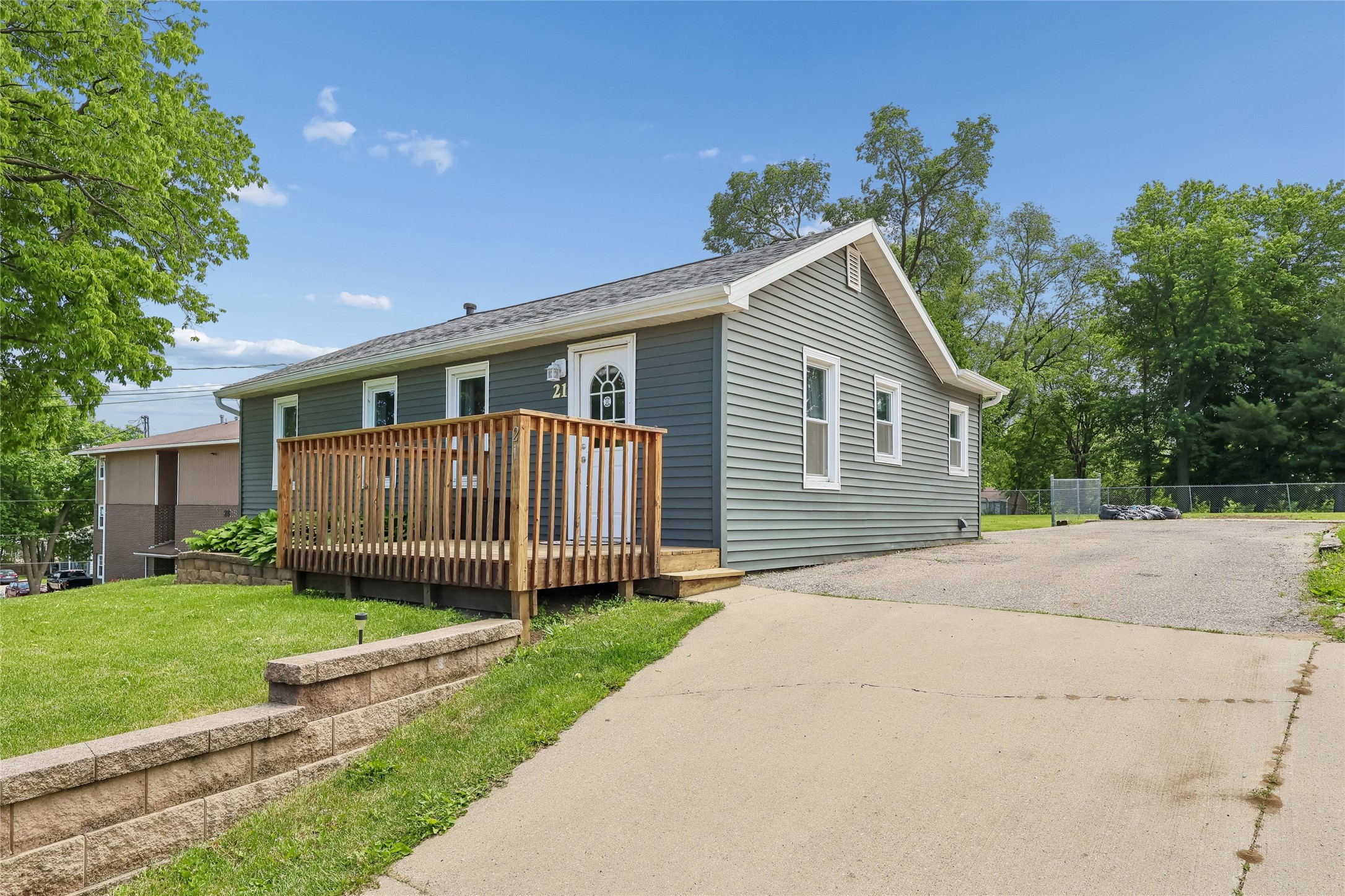21 E Mckinley Avenue Property Photo 1