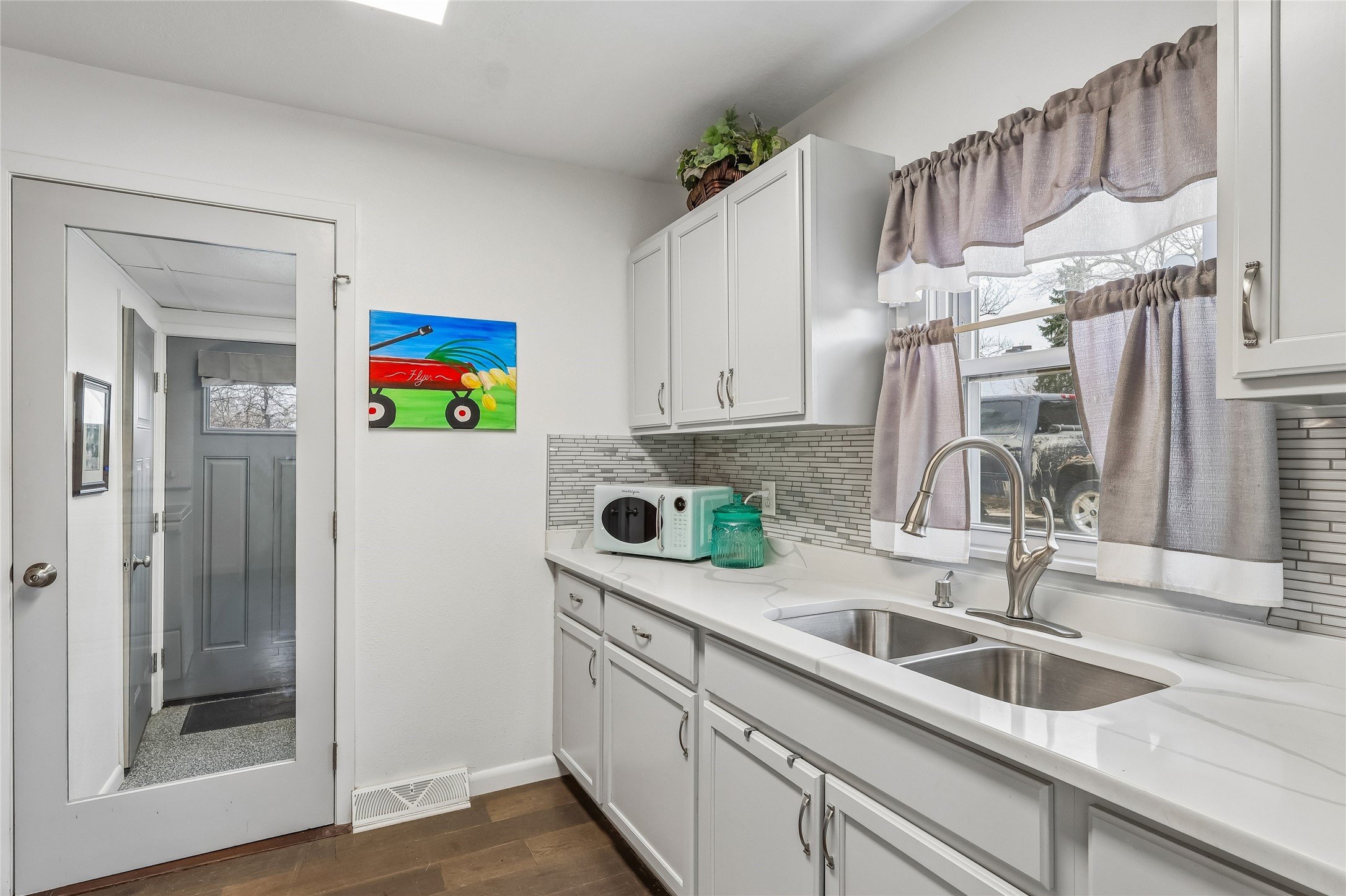 21 E Mckinley Avenue Property Photo 8