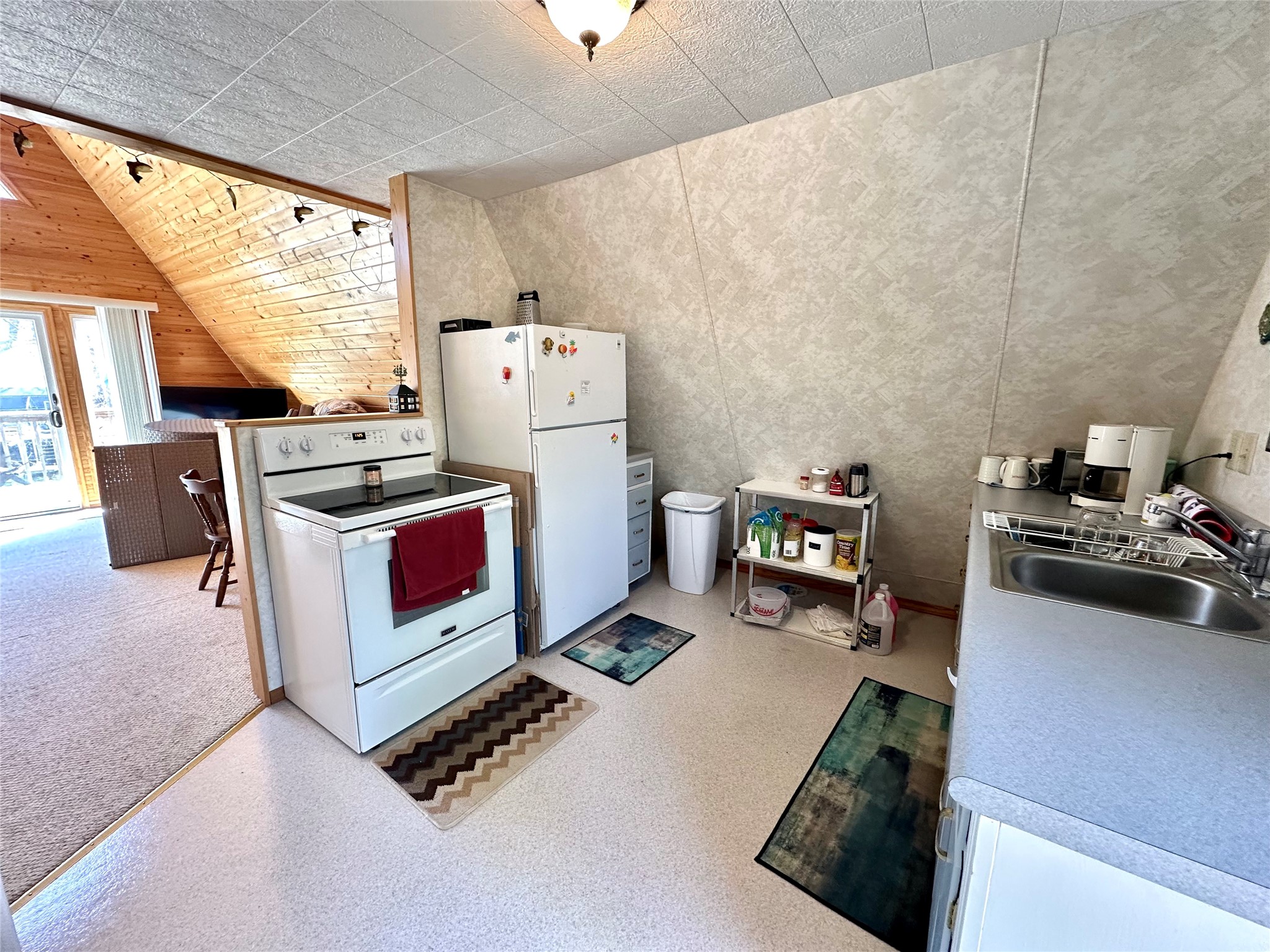 1126 Lakeshore Drive Property Photo 4