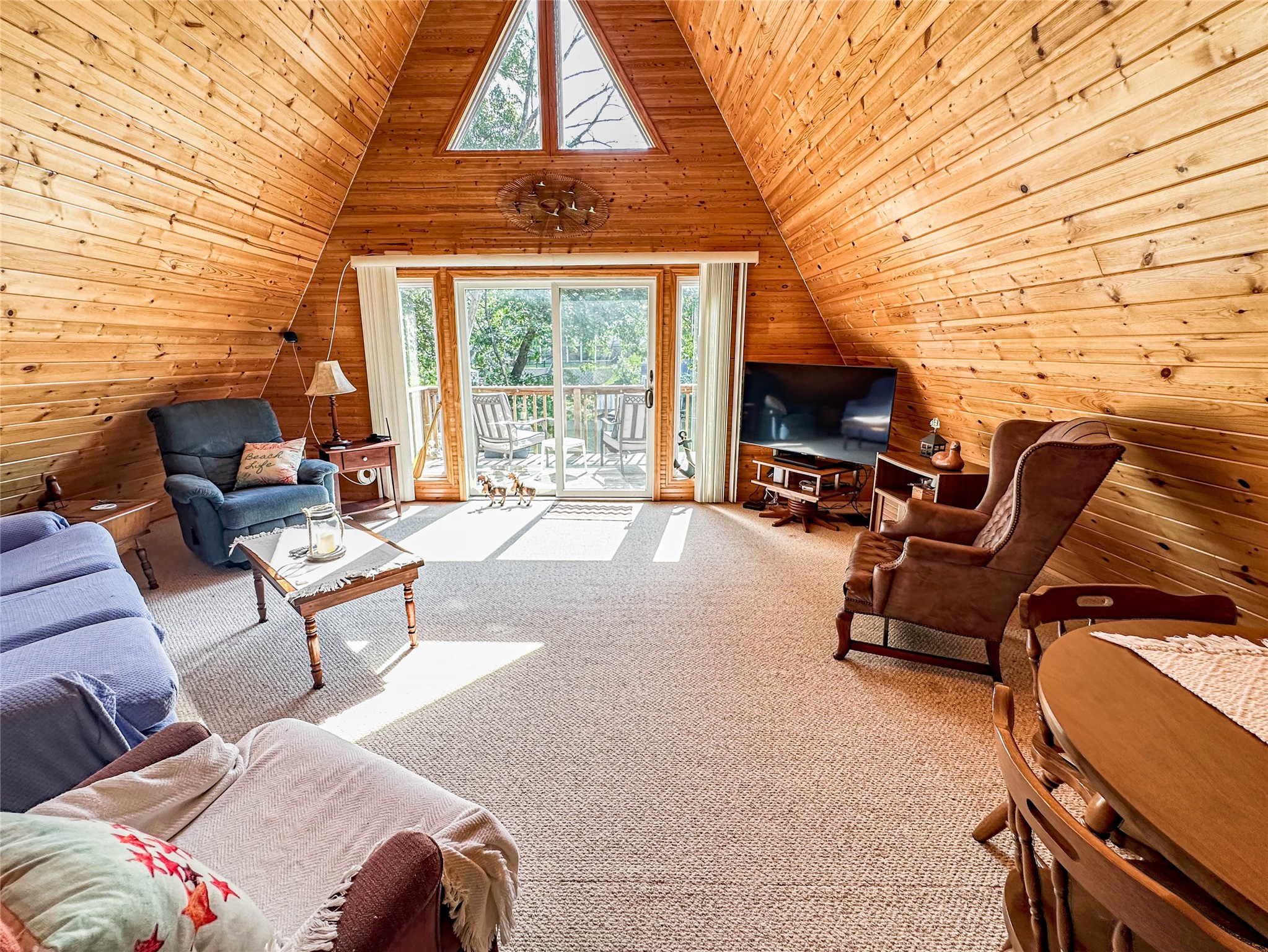 1126 Lakeshore Drive Property Photo 6