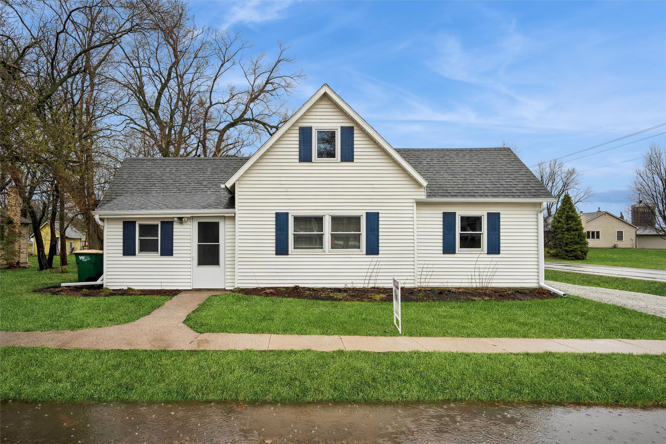 100 E Prairie Street Property Photo 1
