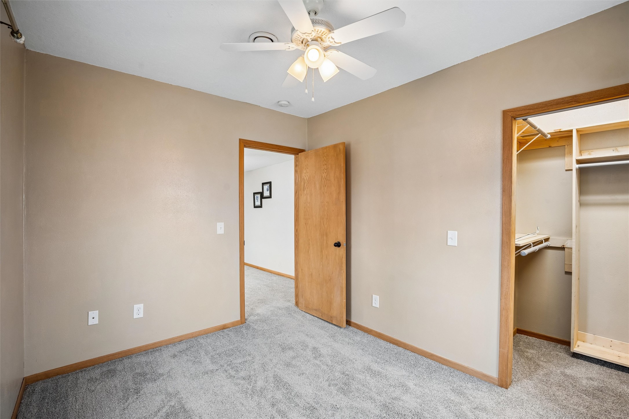 100 E Prairie Street Property Photo 7