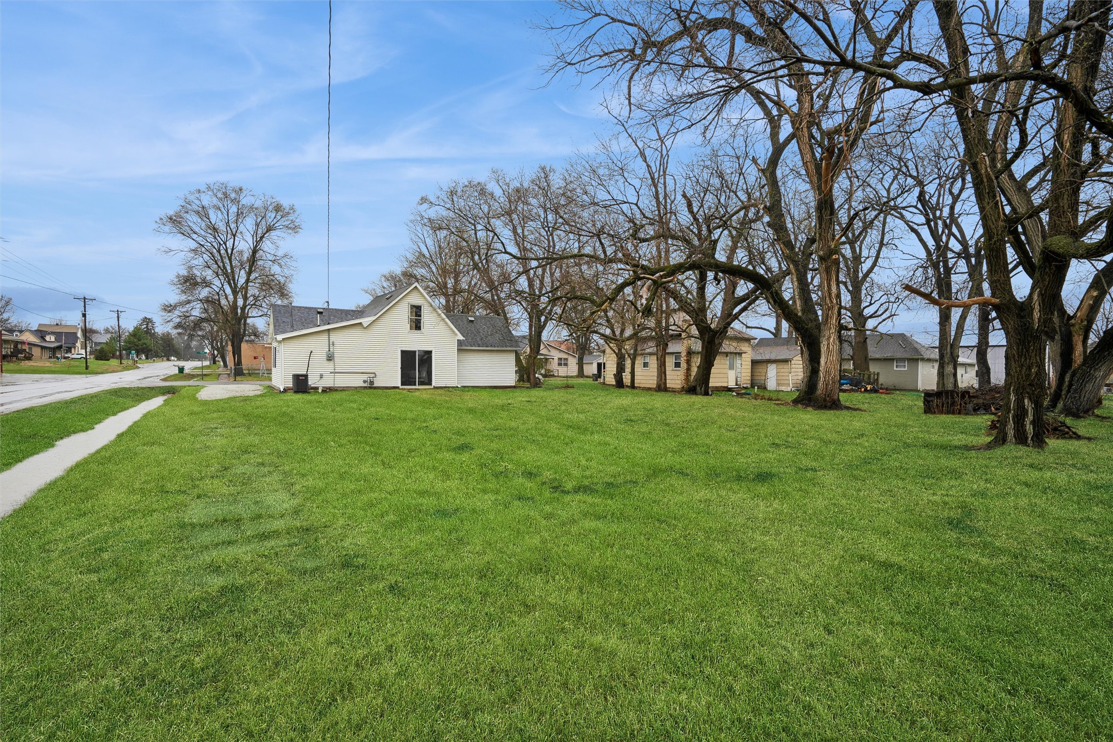 100 E Prairie Street Property Photo 15