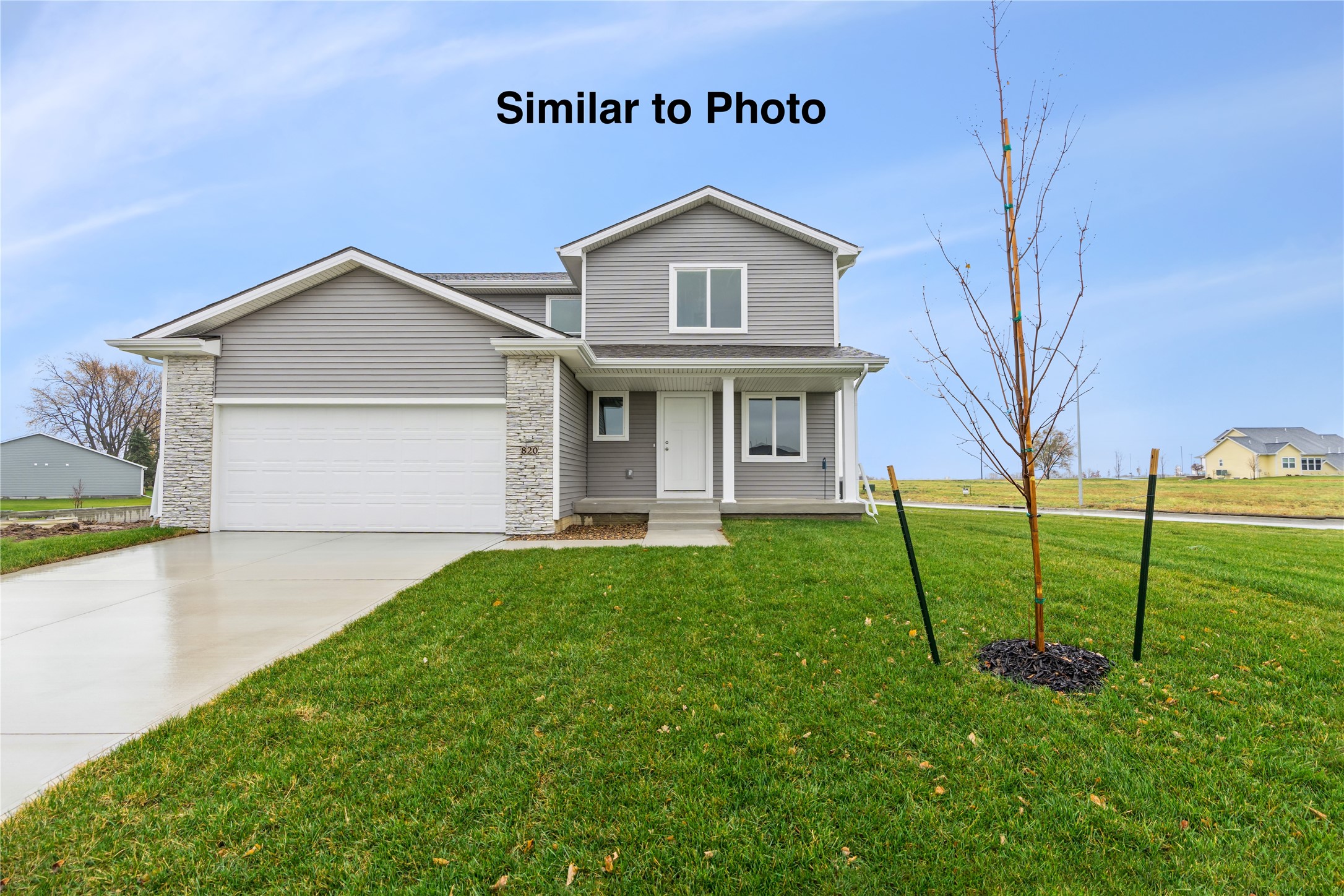 2104 White Oak Lane Property Photo 1