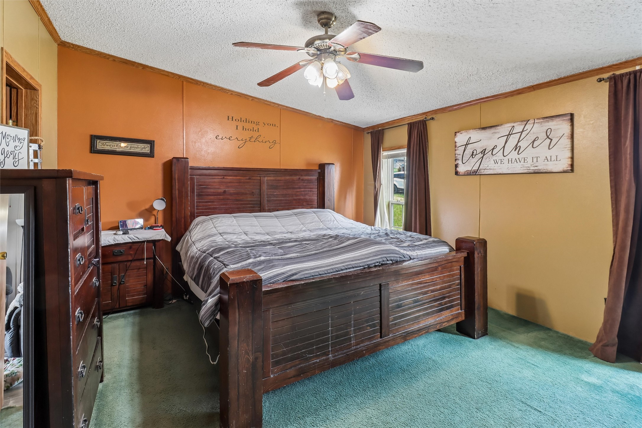 208 S East Avenue Property Photo 9