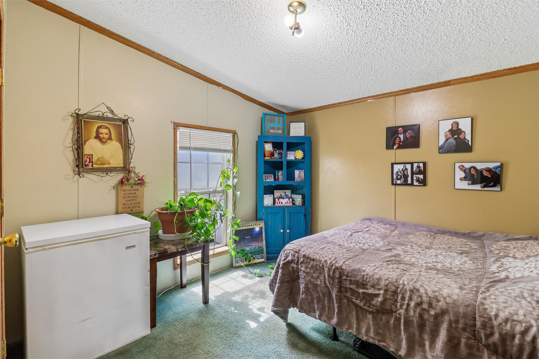 208 S East Avenue Property Photo 13