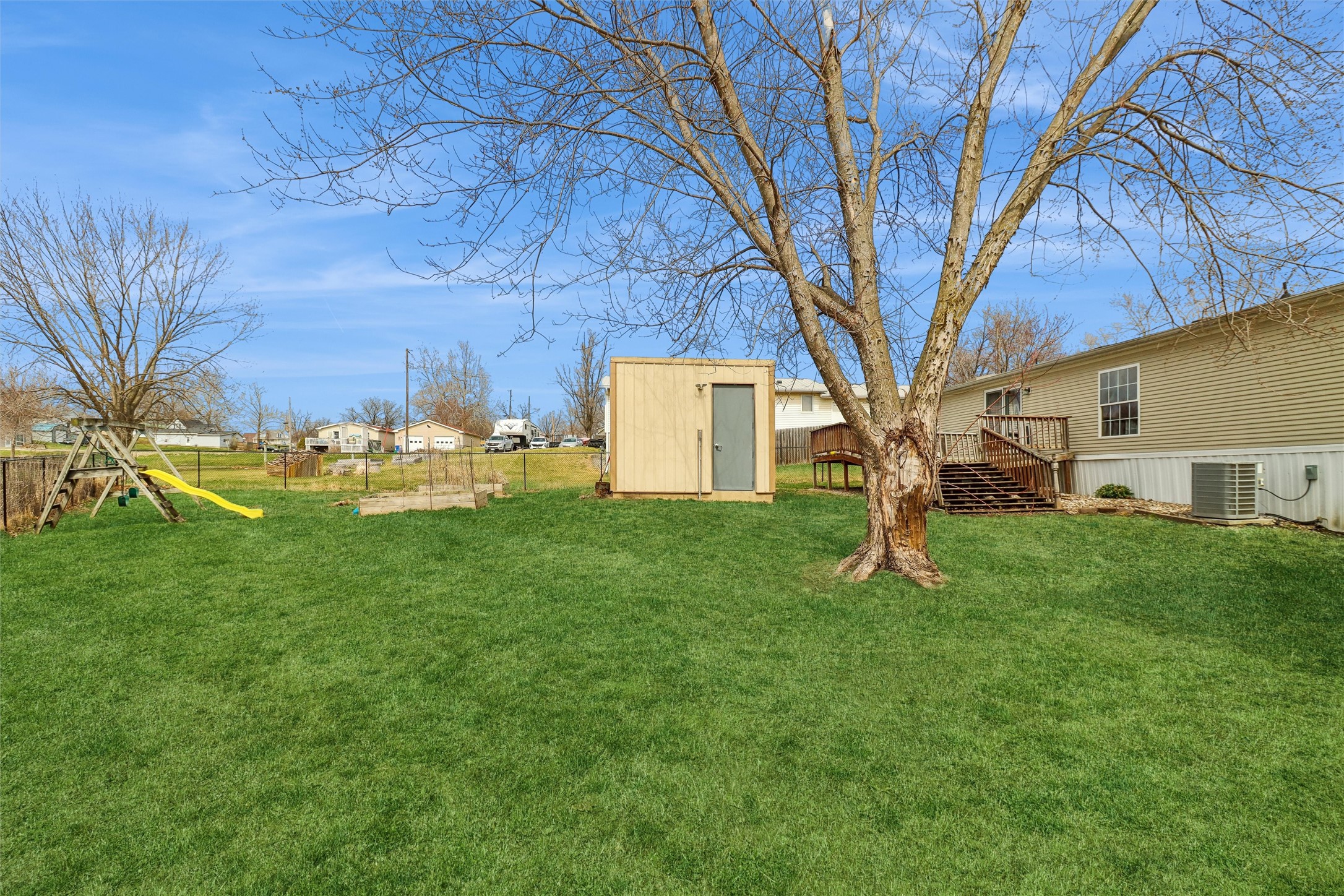 208 S East Avenue Property Photo 18