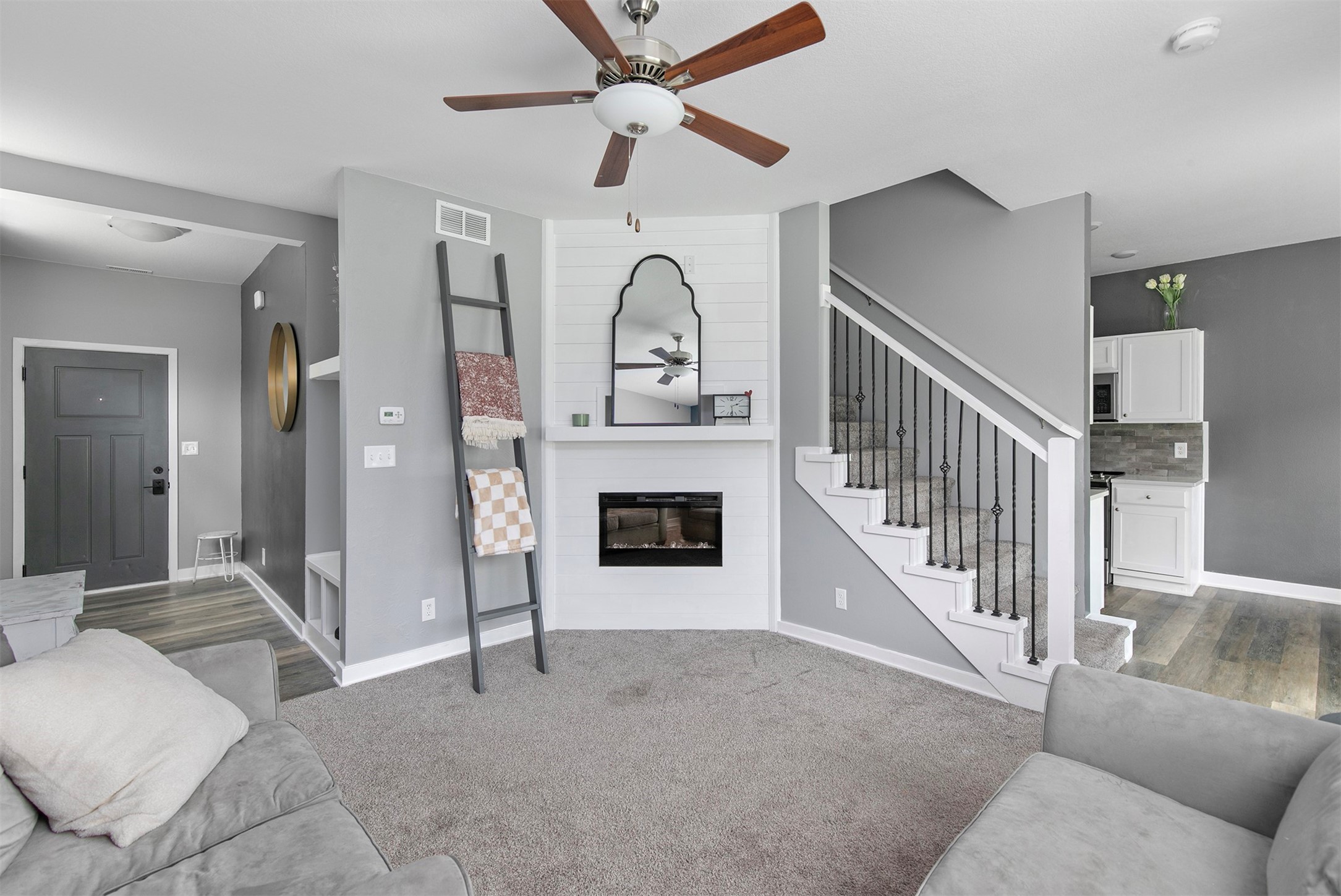 2817 Nw Lois Lane Property Photo 4