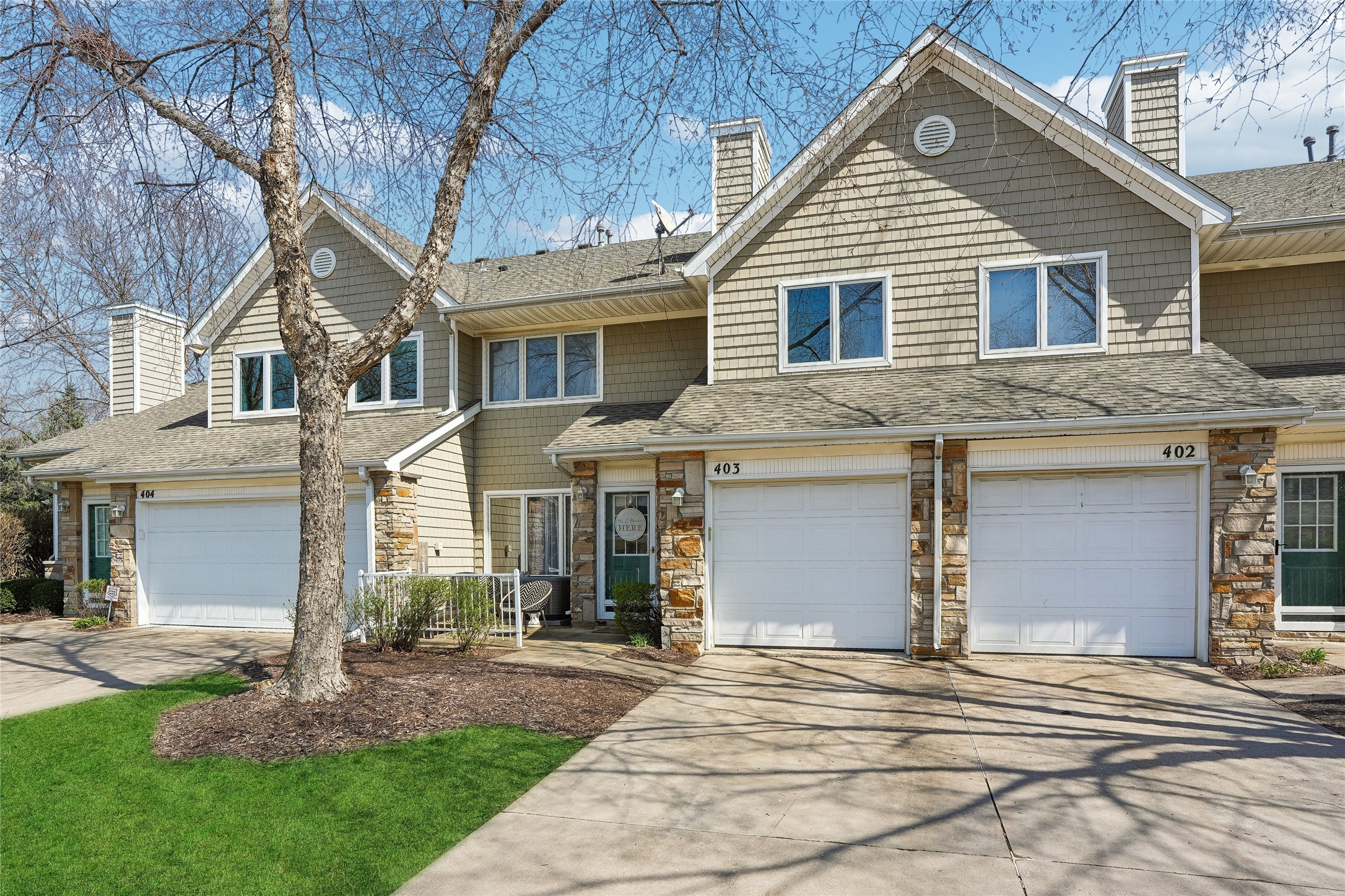 811 Burr Oaks Drive 403 Property Photo 2