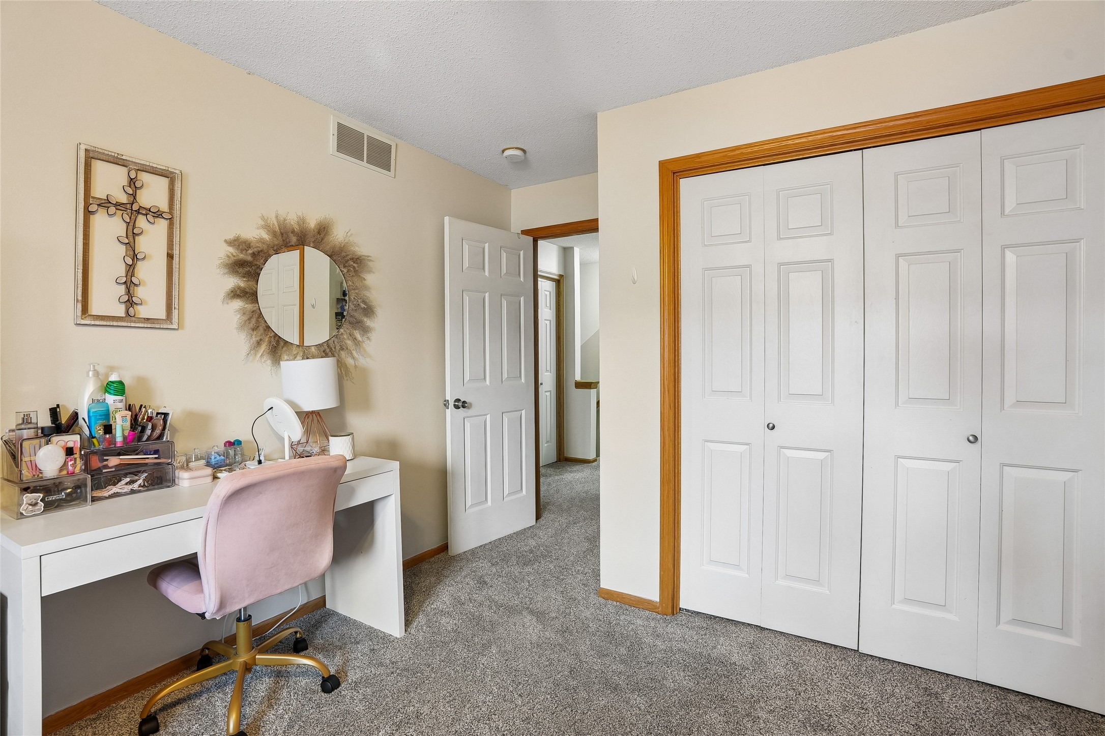 811 Burr Oaks Drive 403 Property Photo 18