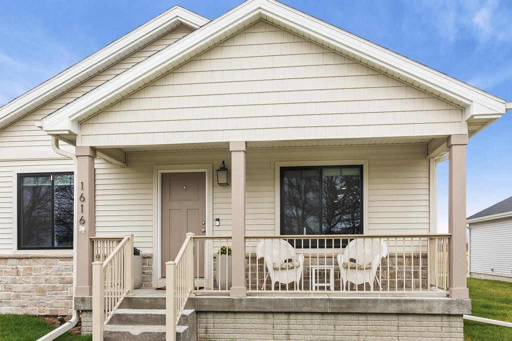 1616 Justice Way Property Photo 3