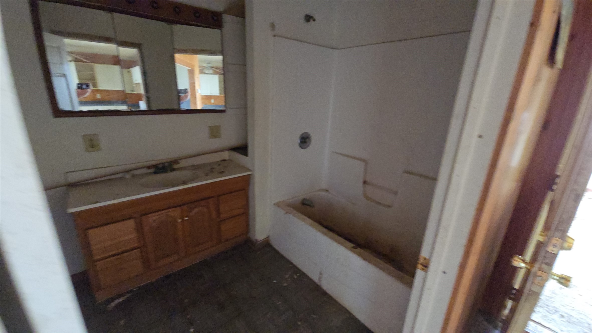 605 N 1st Avenue Property Photo 7