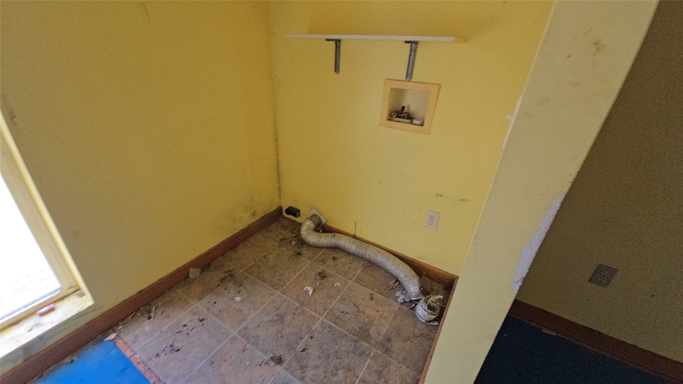 605 N 1st Avenue Property Photo 12