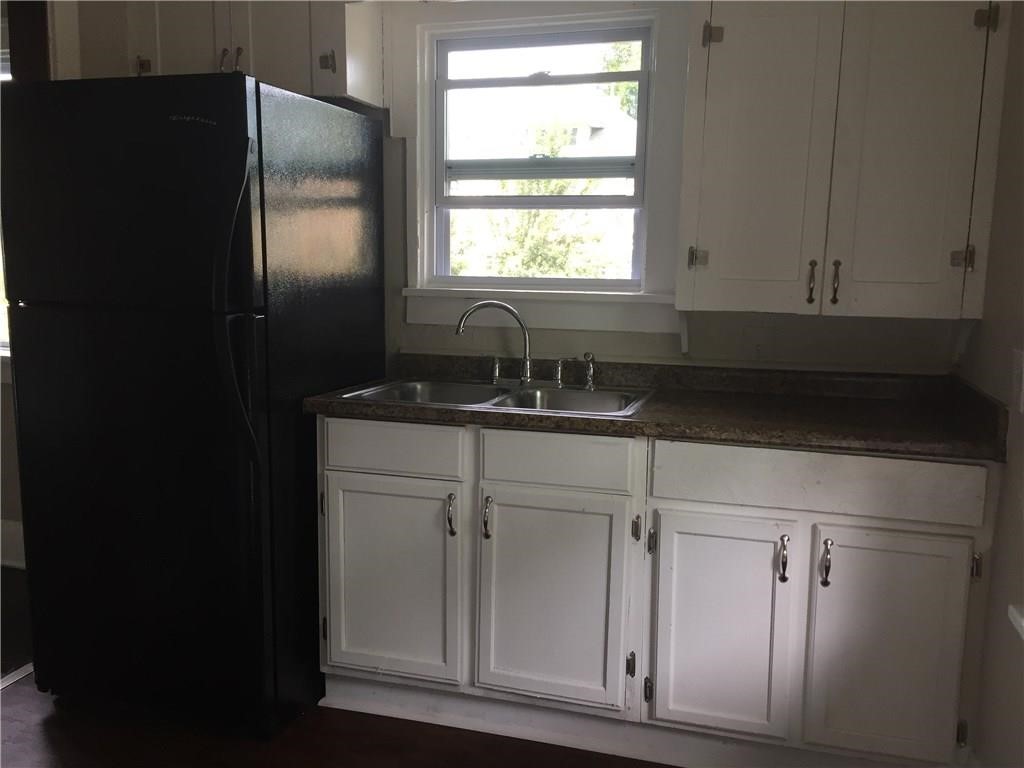 1527 Forest Avenue Property Photo 5