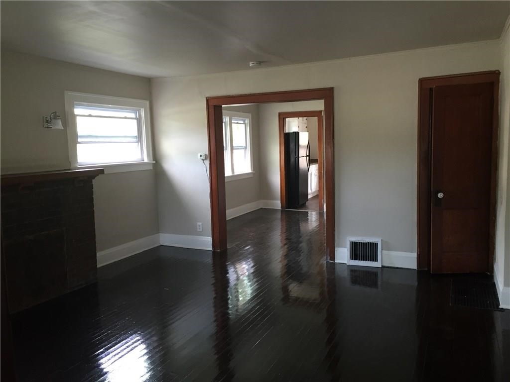 1527 Forest Avenue Property Photo 6