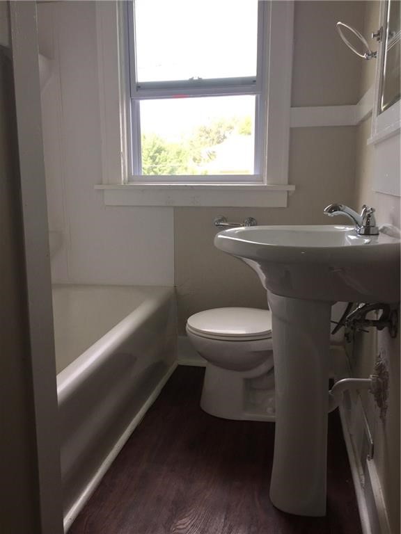 1527 Forest Avenue Property Photo 8