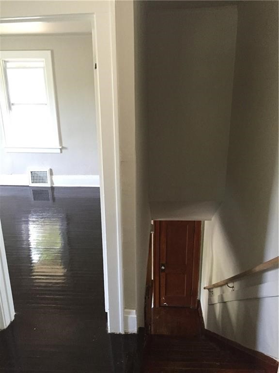 1527 Forest Avenue Property Photo 9