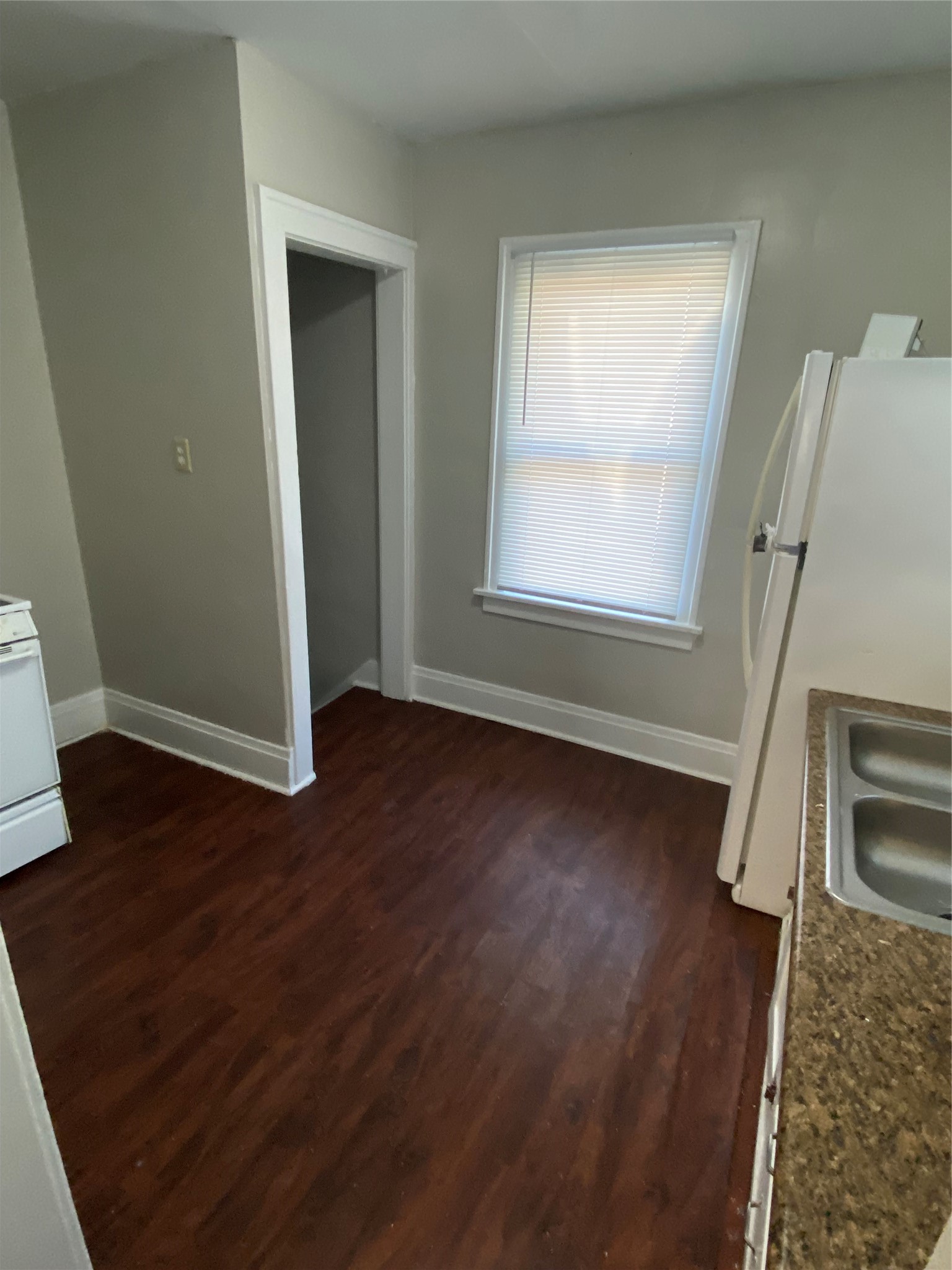 1527 Forest Avenue Property Photo 14