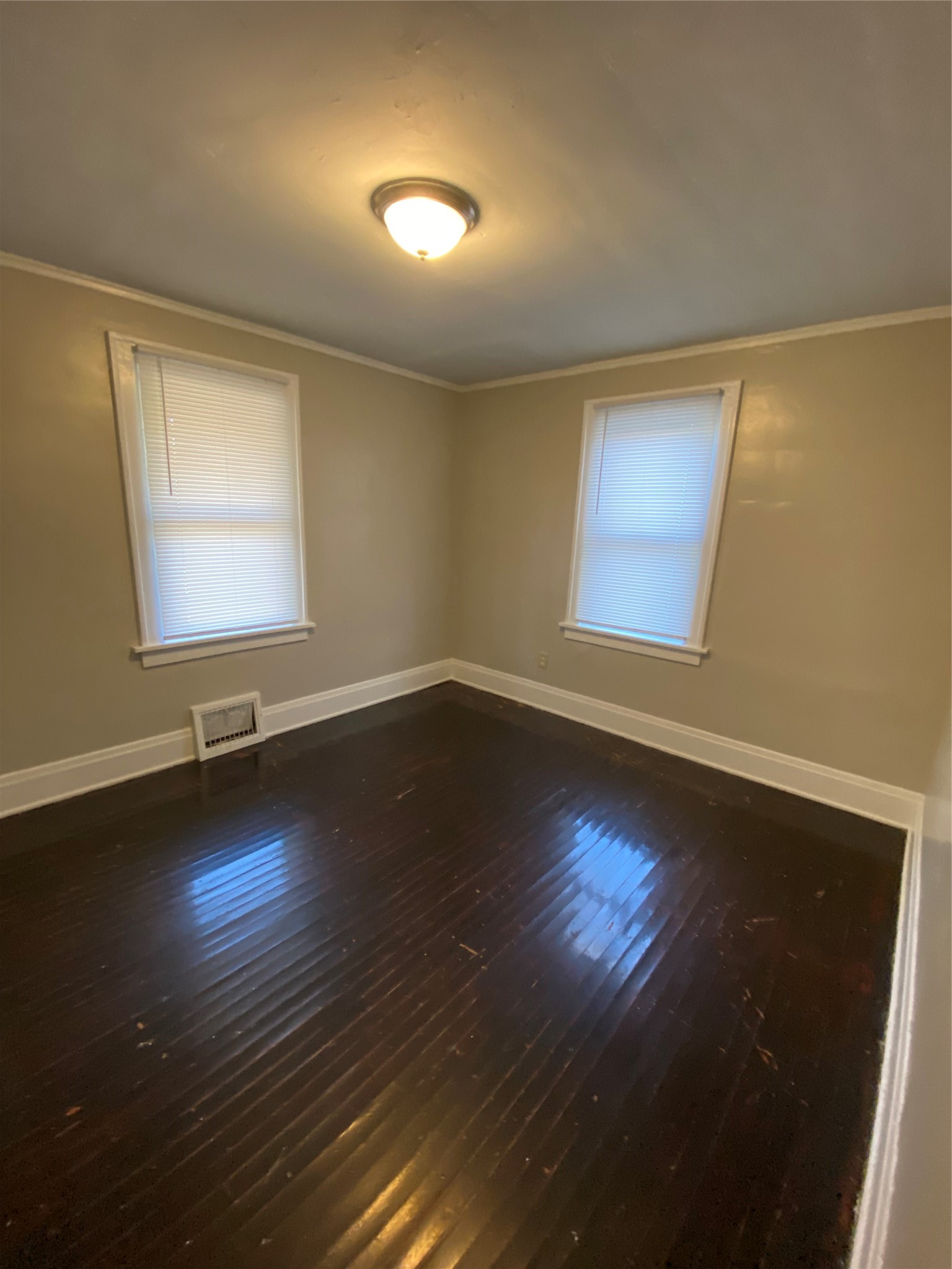 1527 Forest Avenue Property Photo 17
