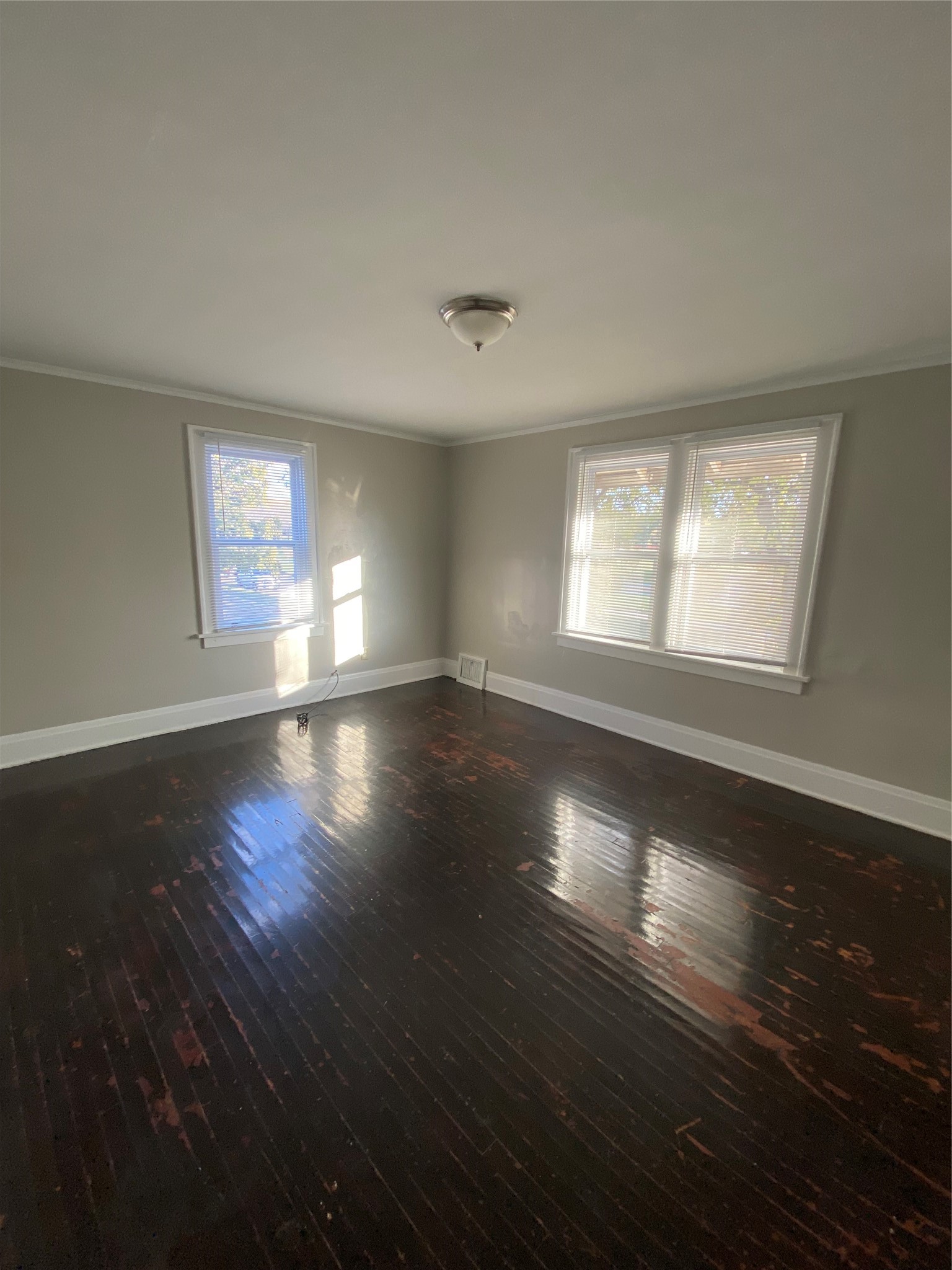 1527 Forest Avenue Property Photo 20