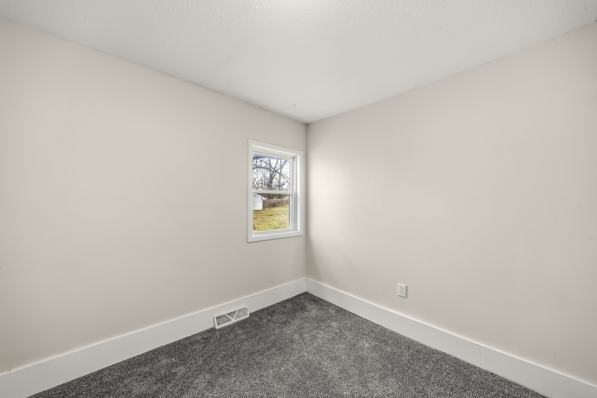 1521 E Glenwood Drive Property Photo 12
