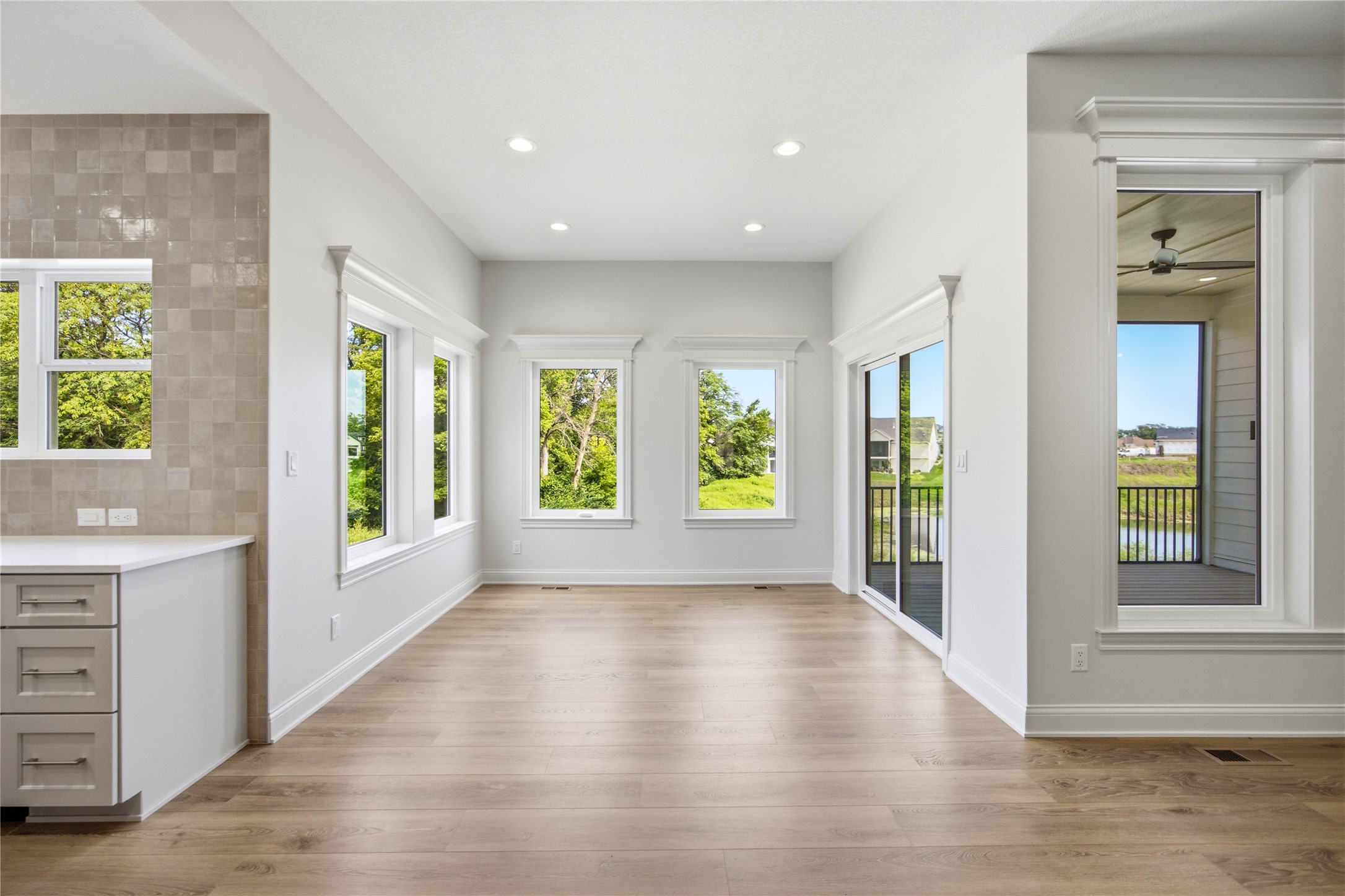 17539 North Valley Drive Property Photo 10