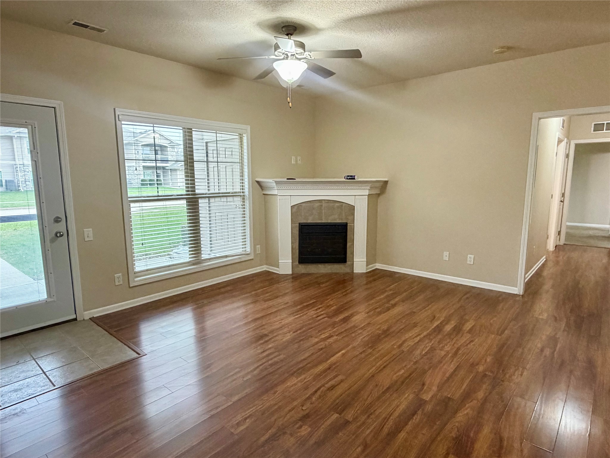 2406 Ne Oak Drive 1 Property Photo 4