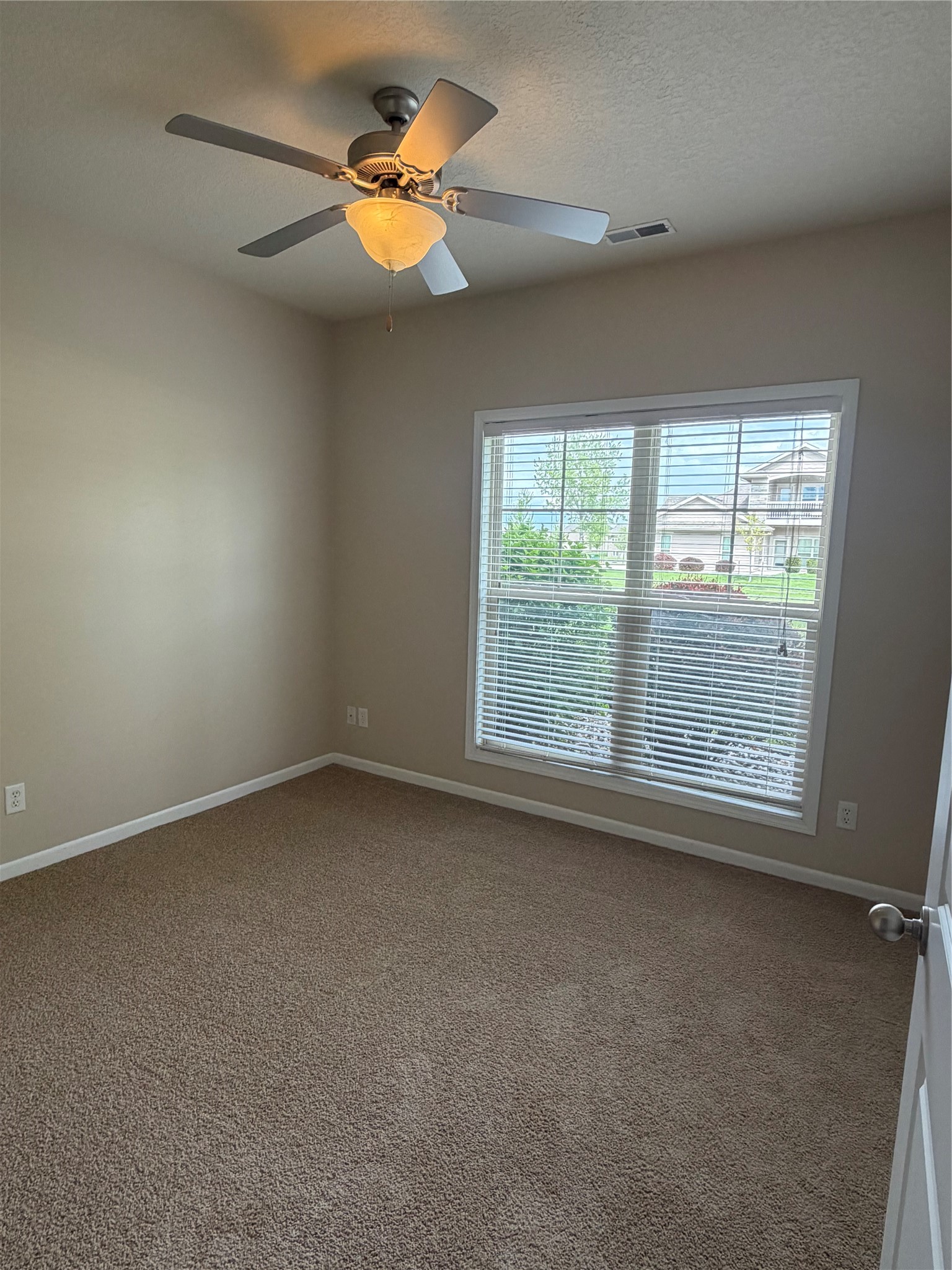 2406 Ne Oak Drive 1 Property Photo 11