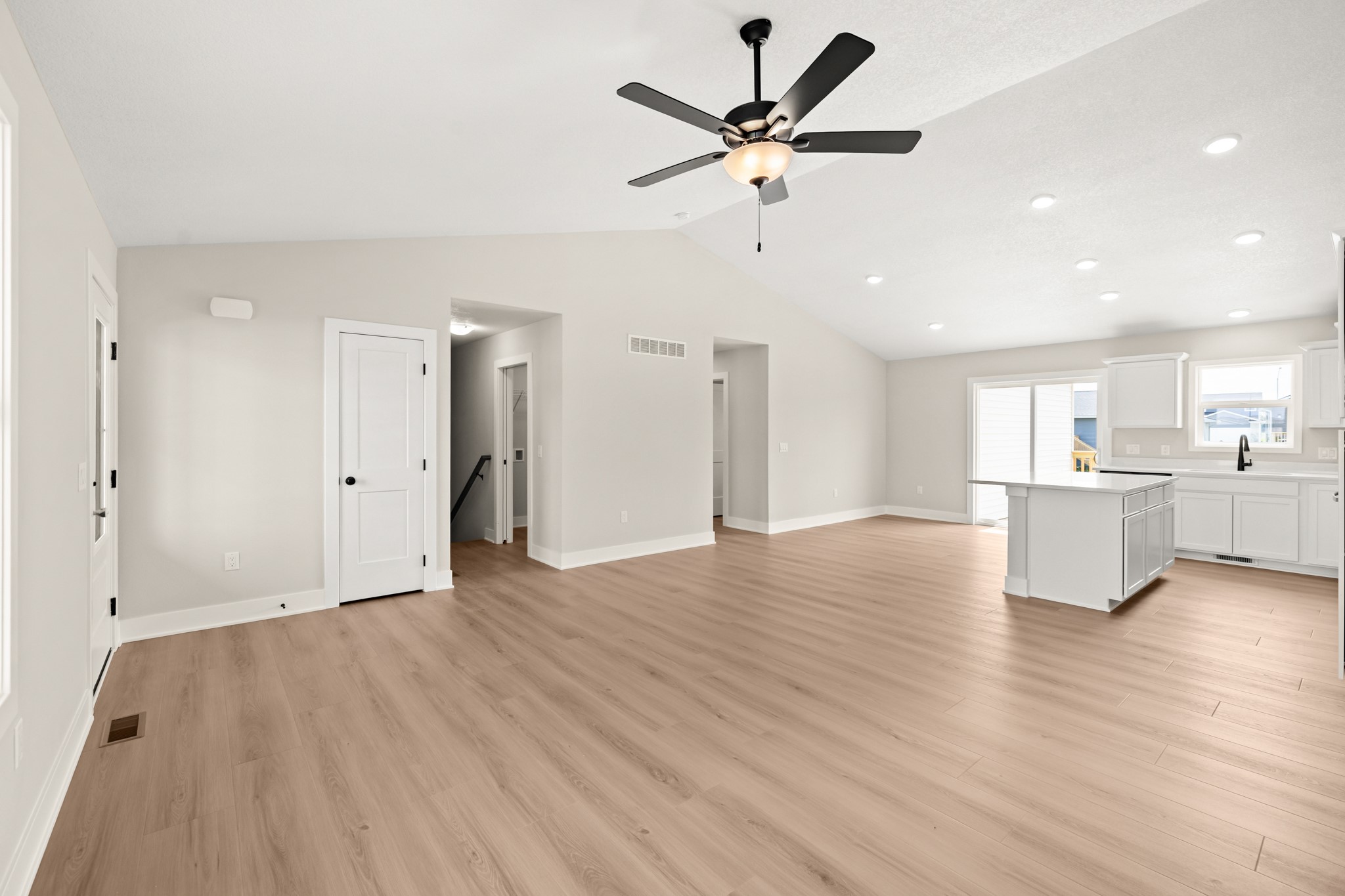 4305 Ne 5th Street Property Photo 5