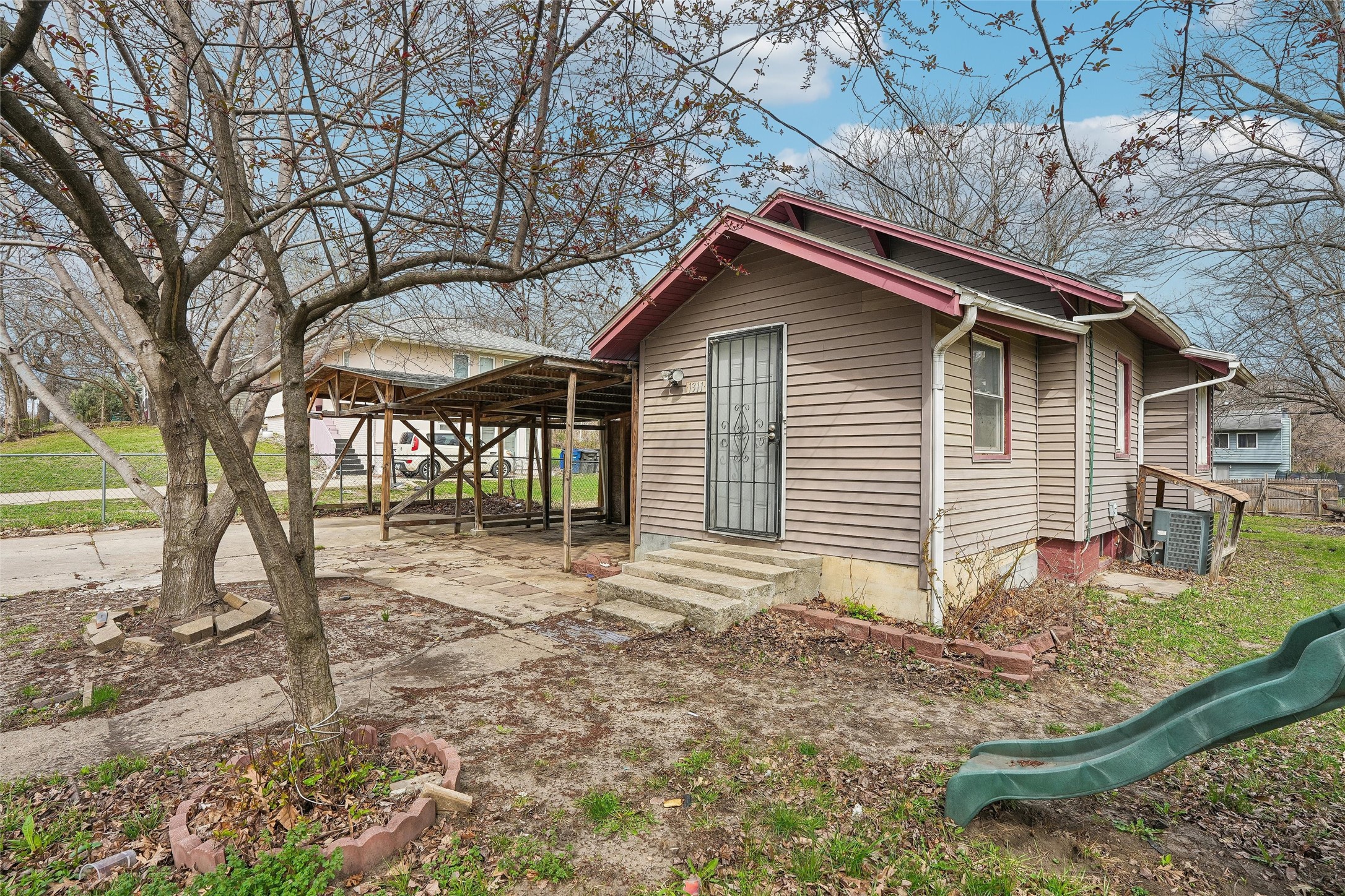 1311 Washington Avenue Property Photo 1