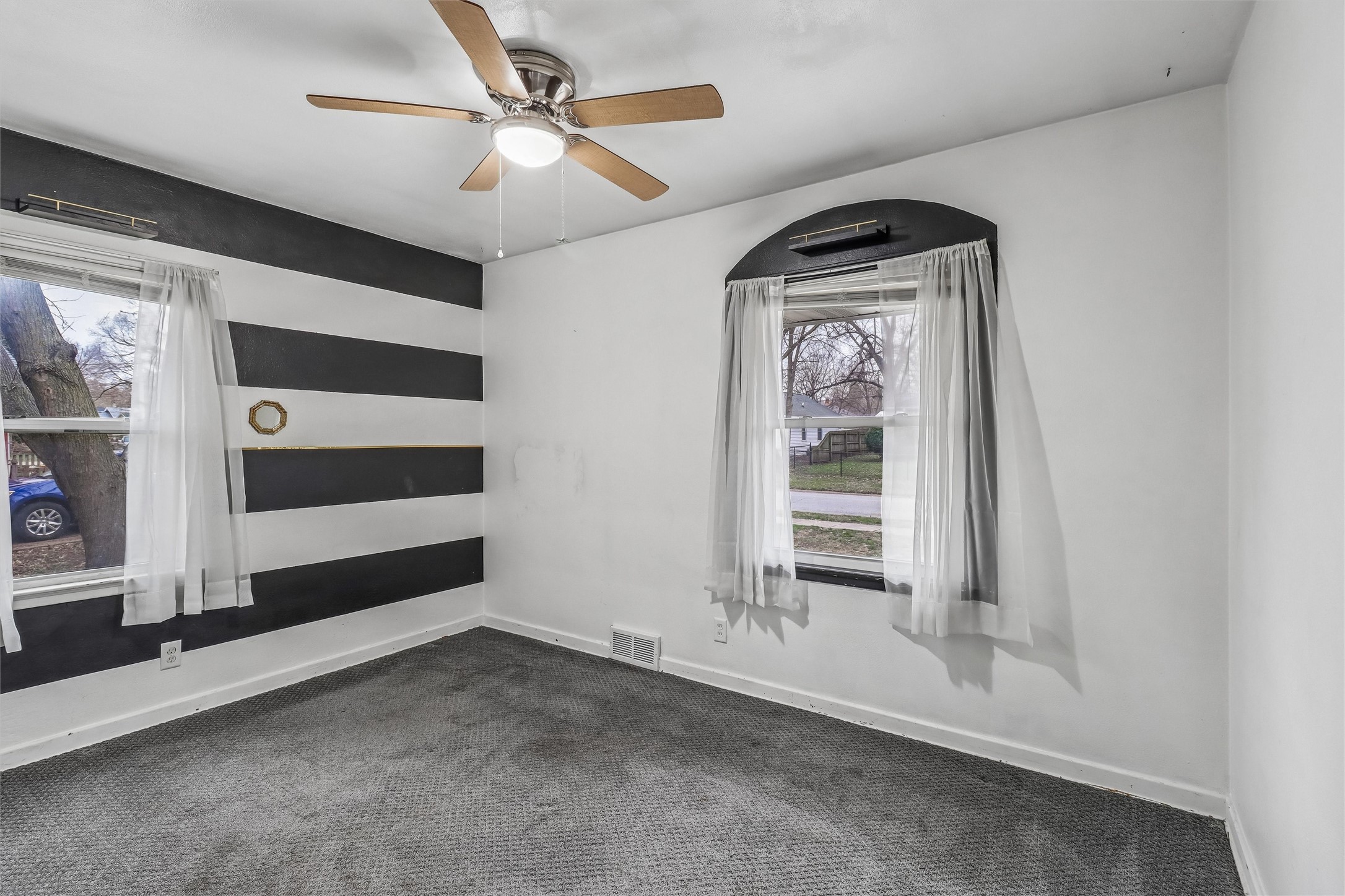 3901 Bowdoin Street Property Photo 6