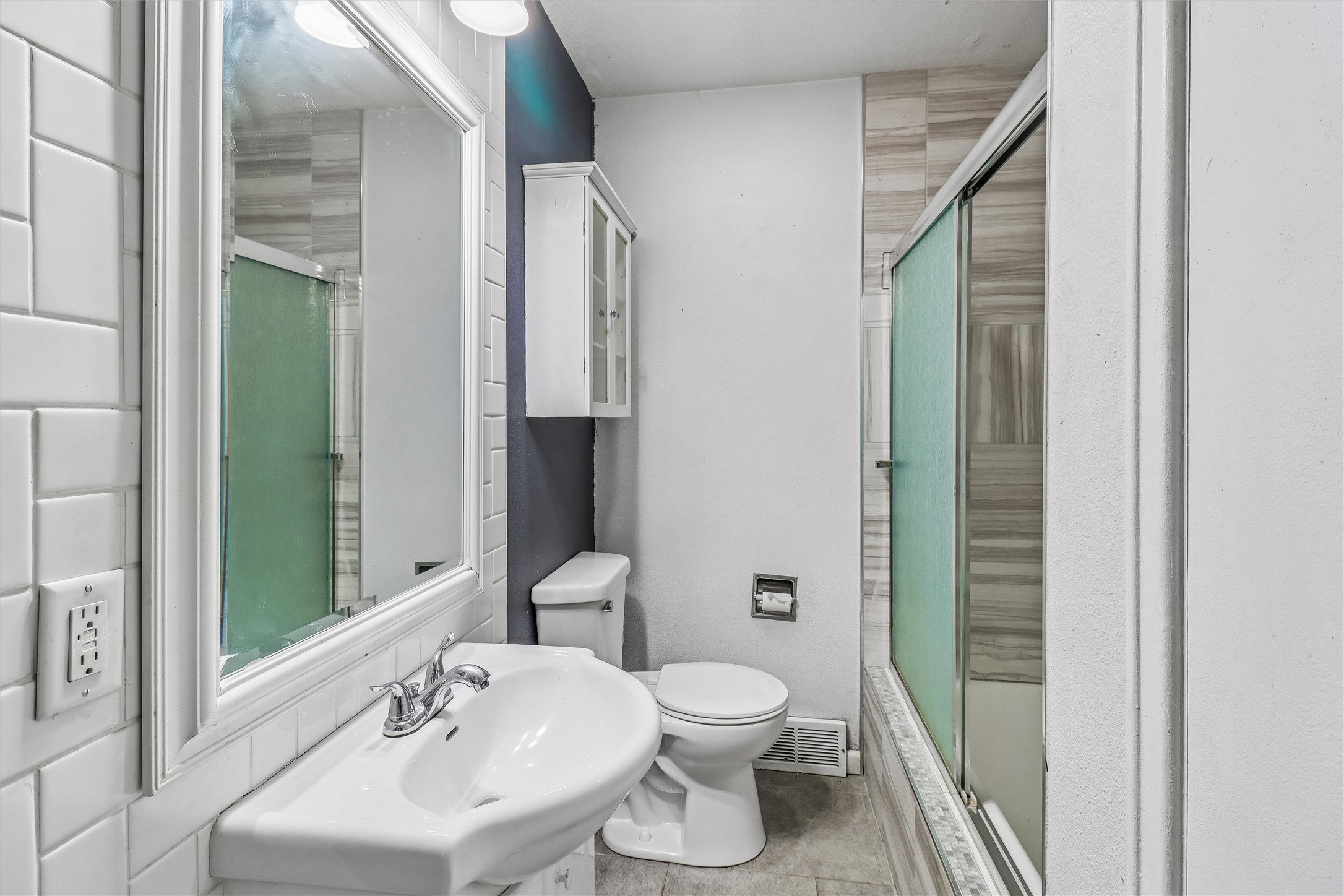 3901 Bowdoin Street Property Photo 7