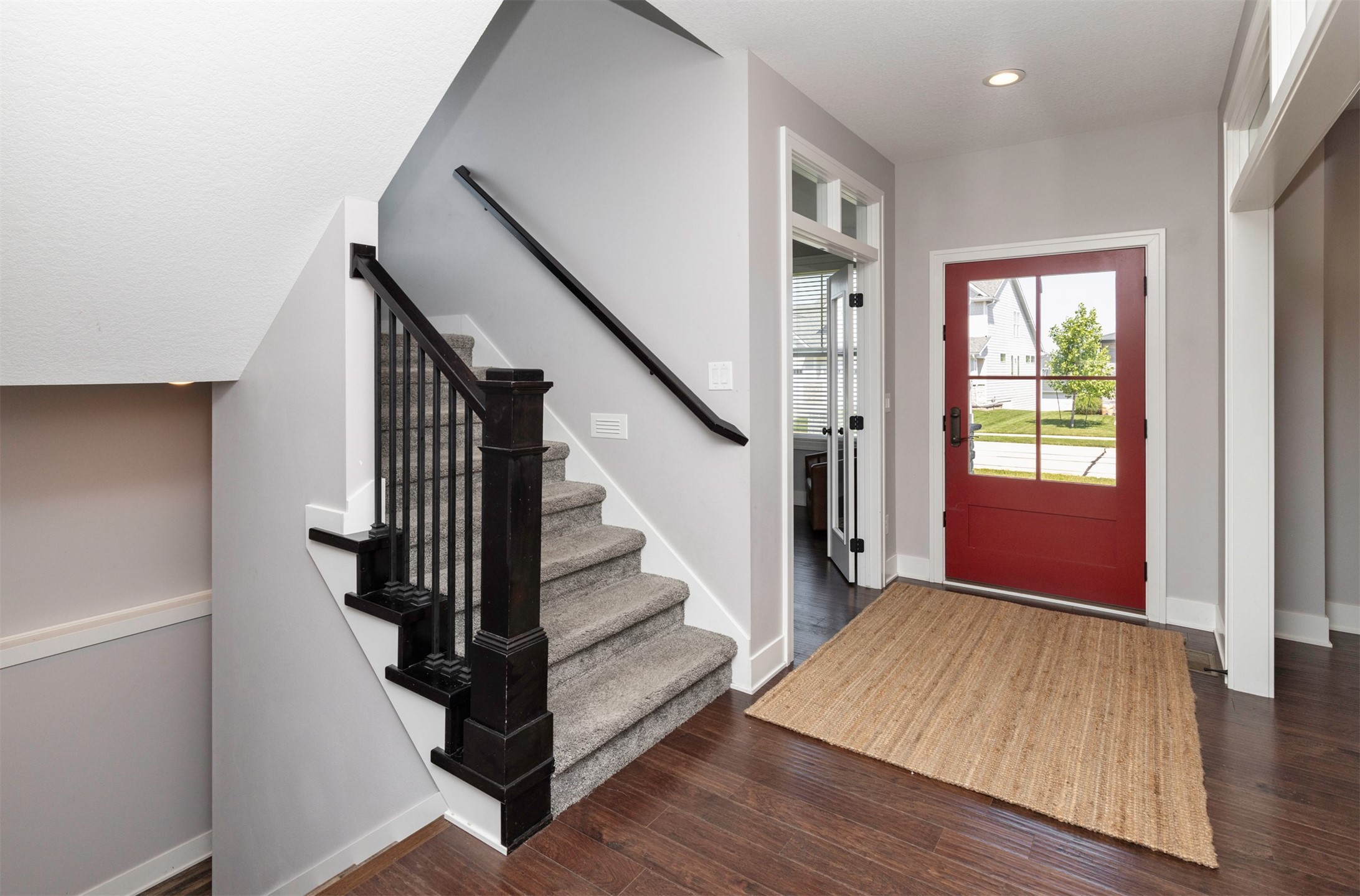 17454 Aurora Drive Property Photo 2