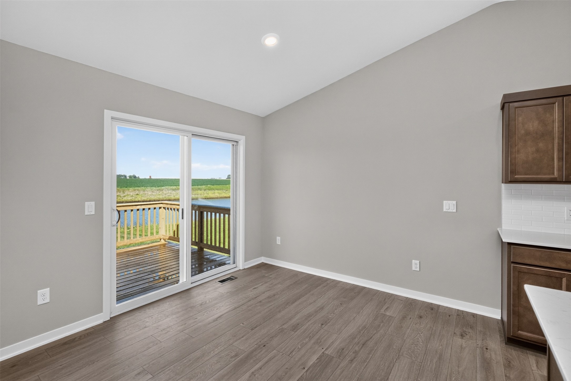 1108 Featherstone Avenue Ne Property Photo 12