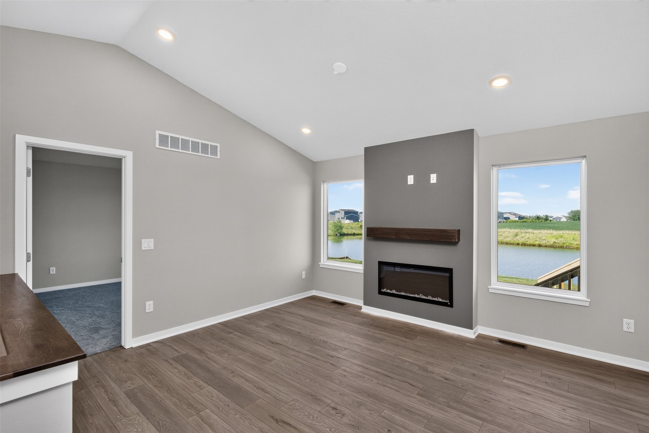 1108 Featherstone Avenue Ne Property Photo 13