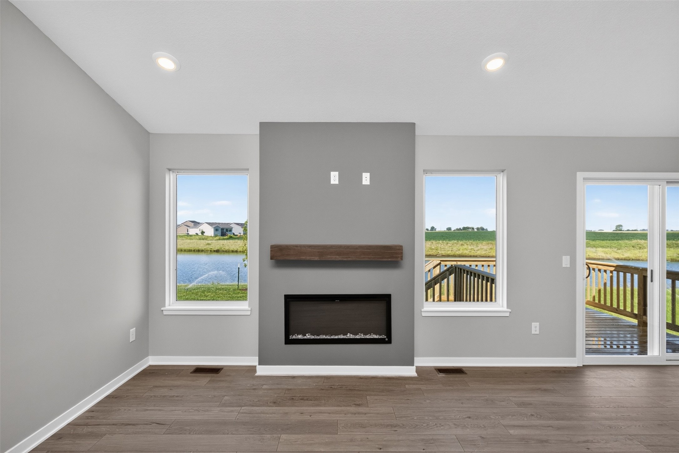 1108 Featherstone Avenue Ne Property Photo 17