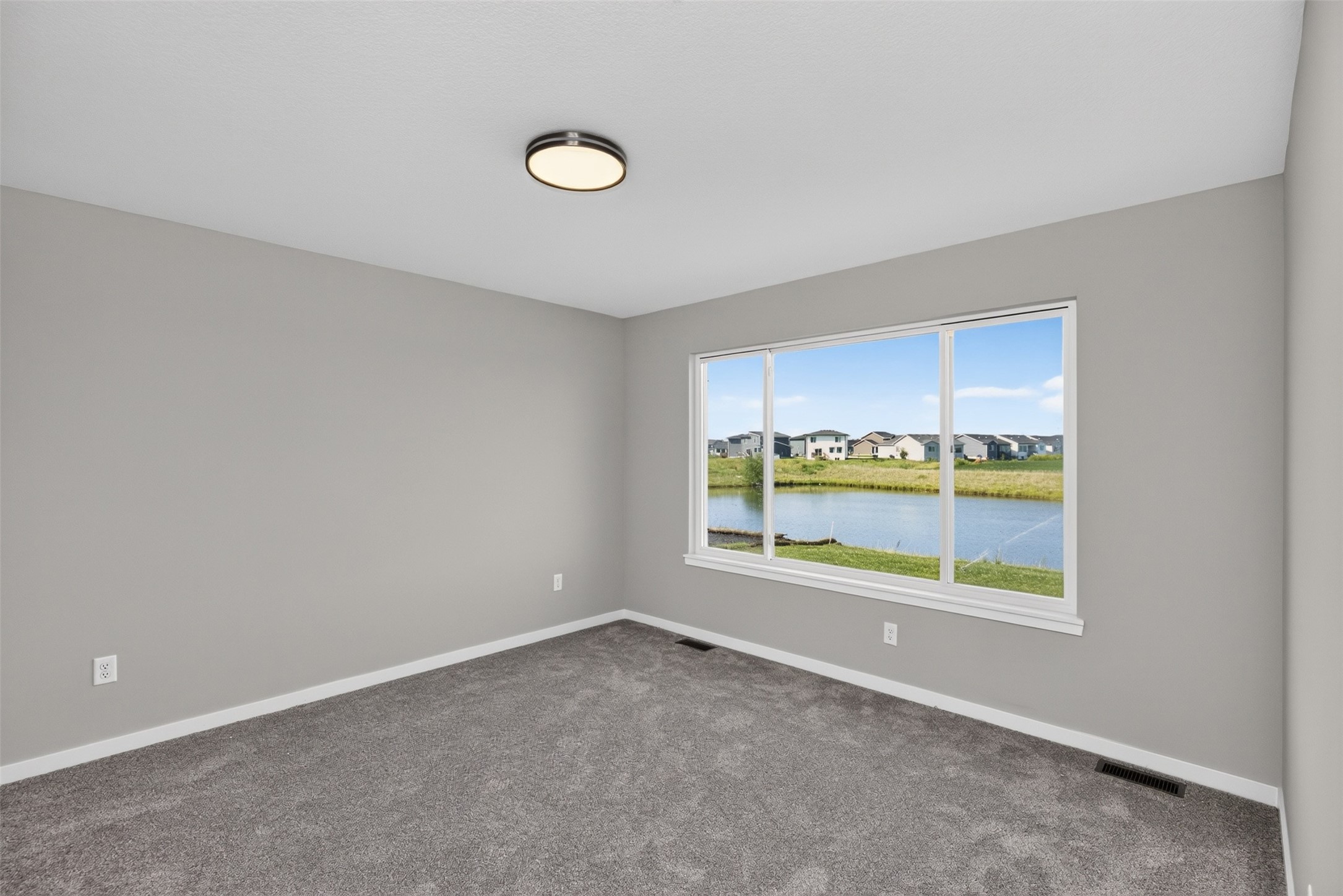 1108 Featherstone Avenue Ne Property Photo 22