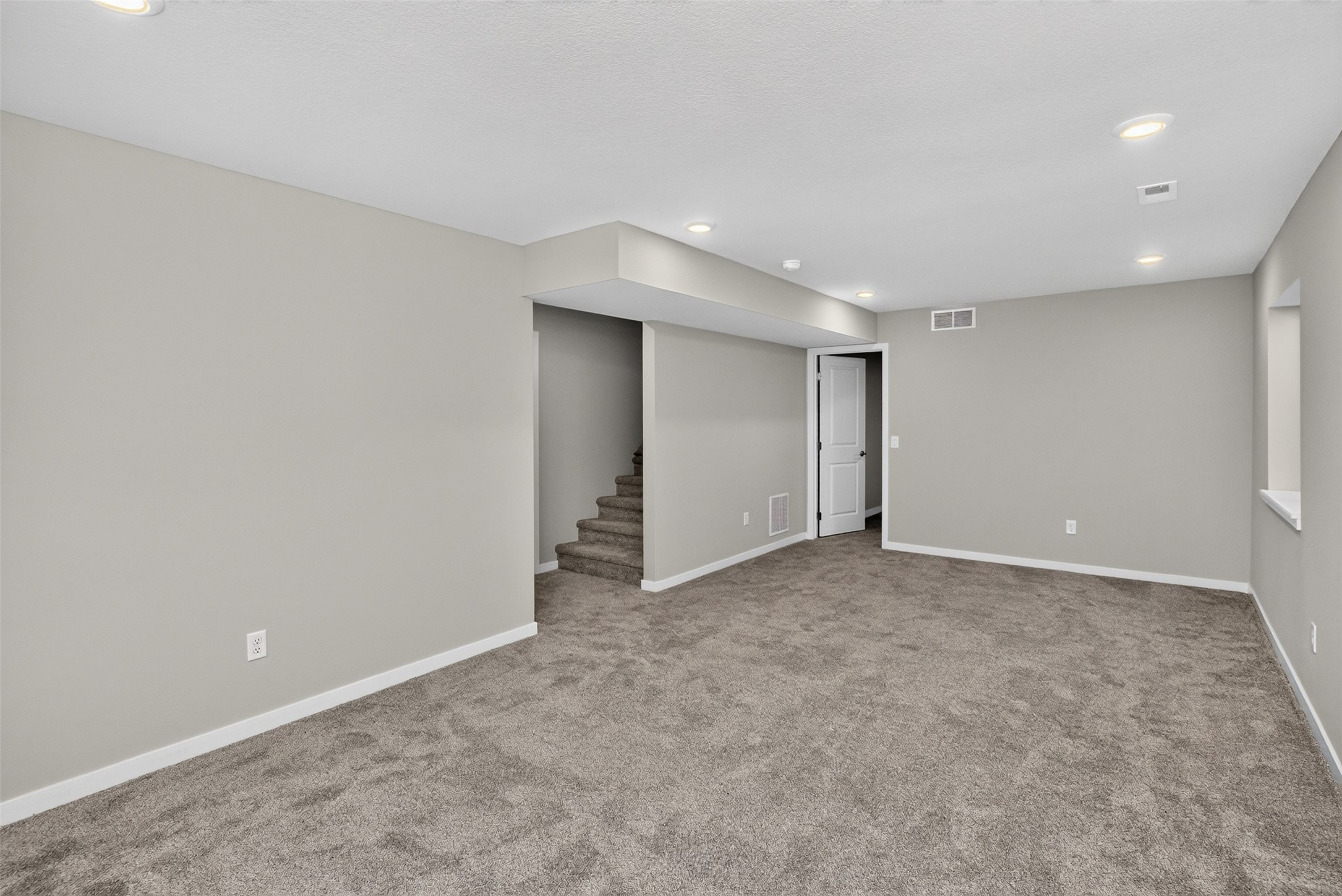 1108 Featherstone Avenue Ne Property Photo 28