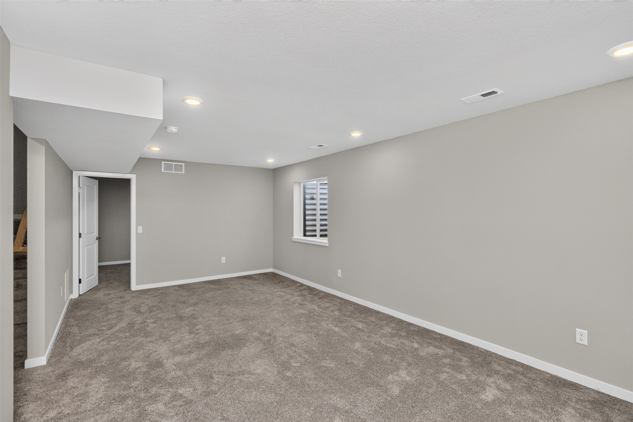 1108 Featherstone Avenue Ne Property Photo 29