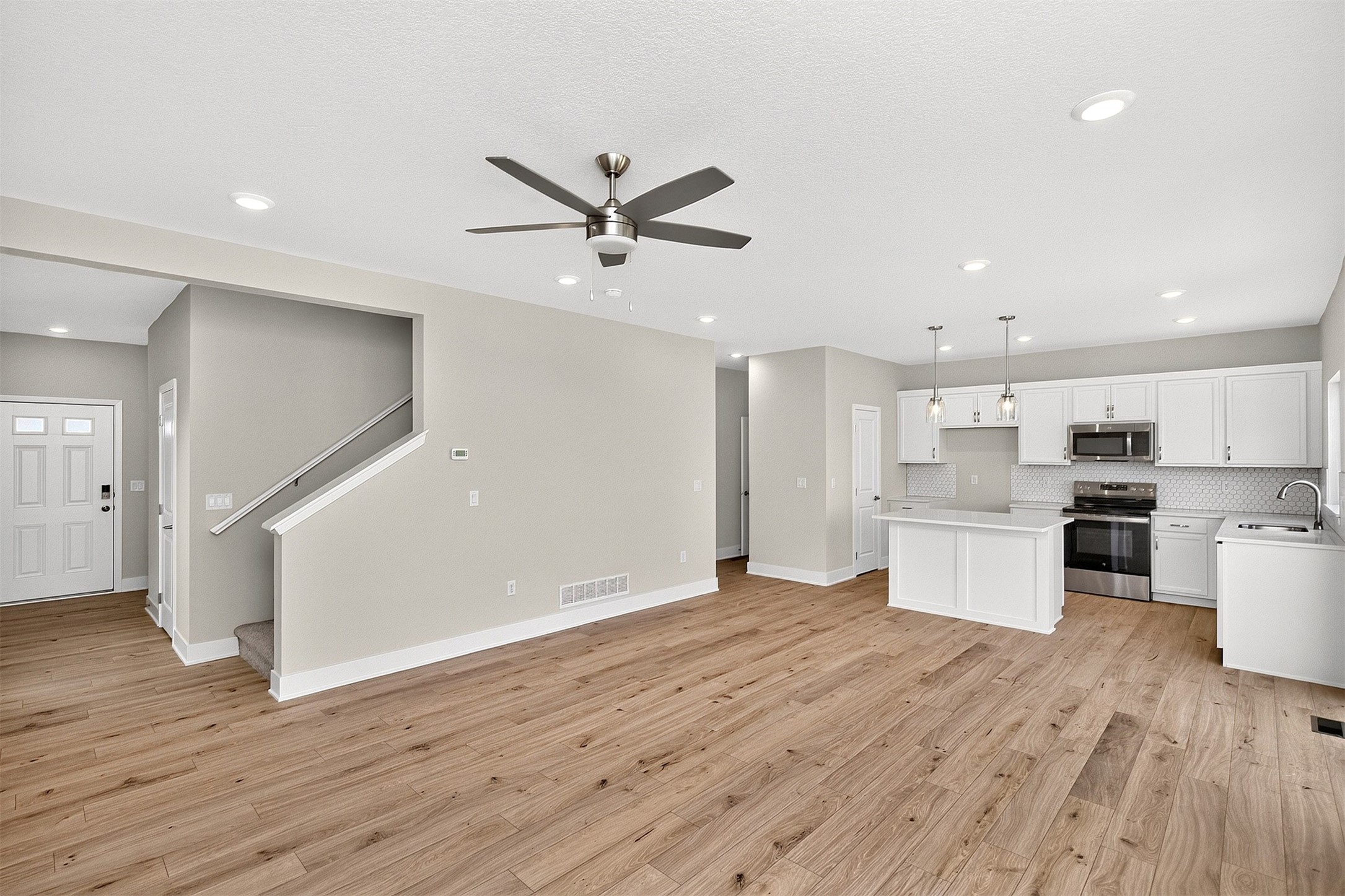 1555 Werthman Drive Property Photo 8