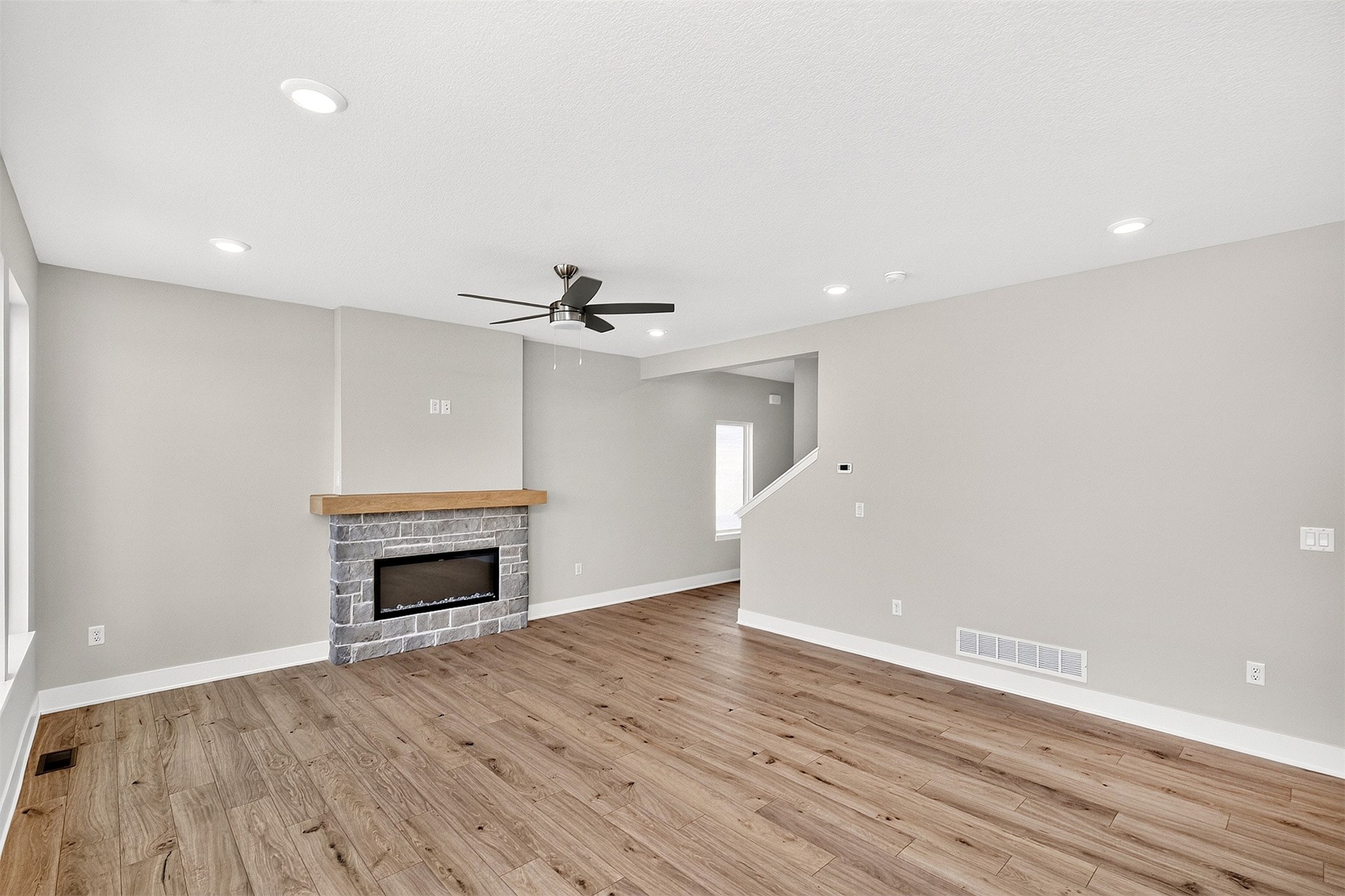 1555 Werthman Drive Property Photo 9