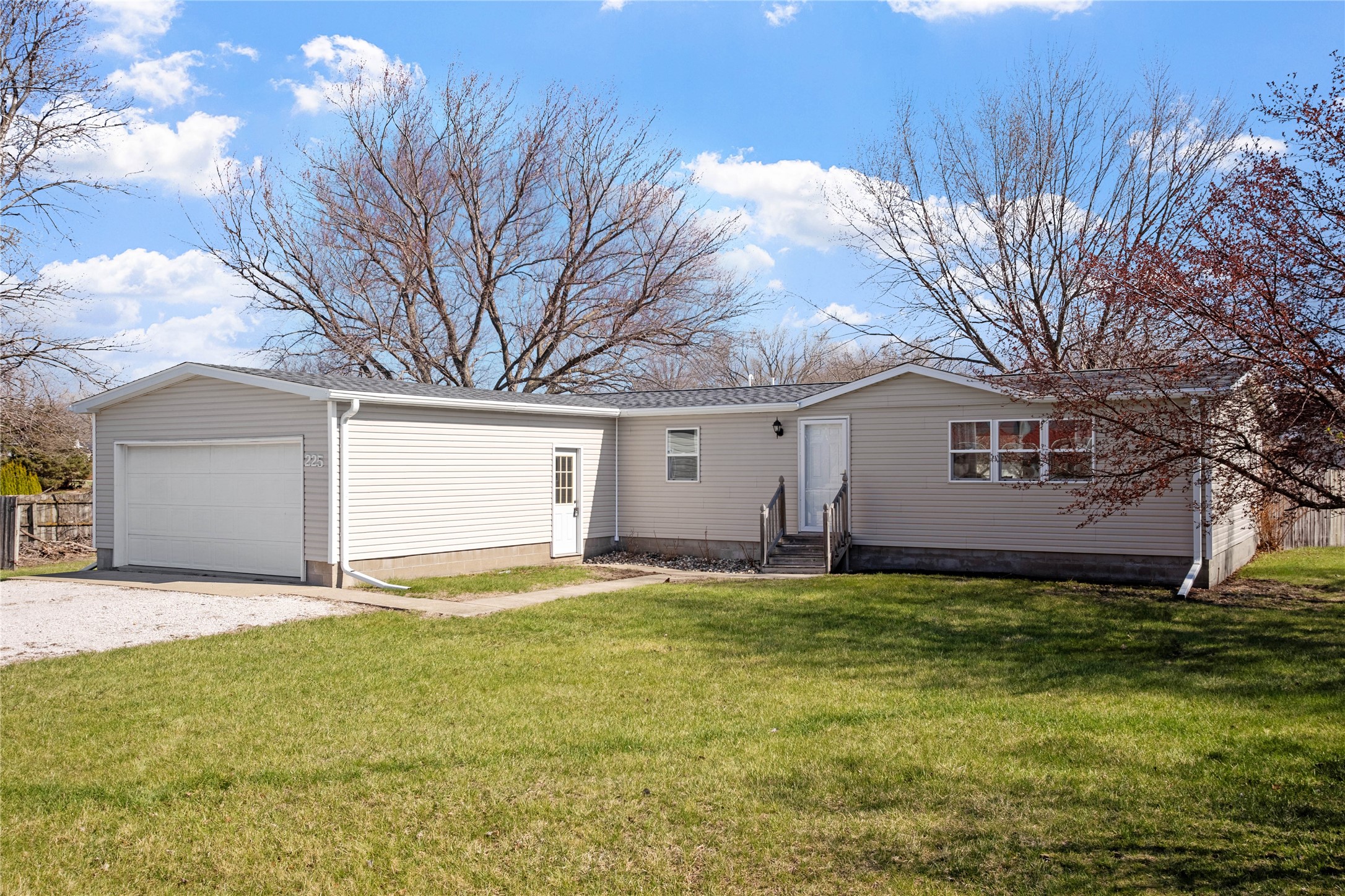 225 Haws Drive Property Photo 1