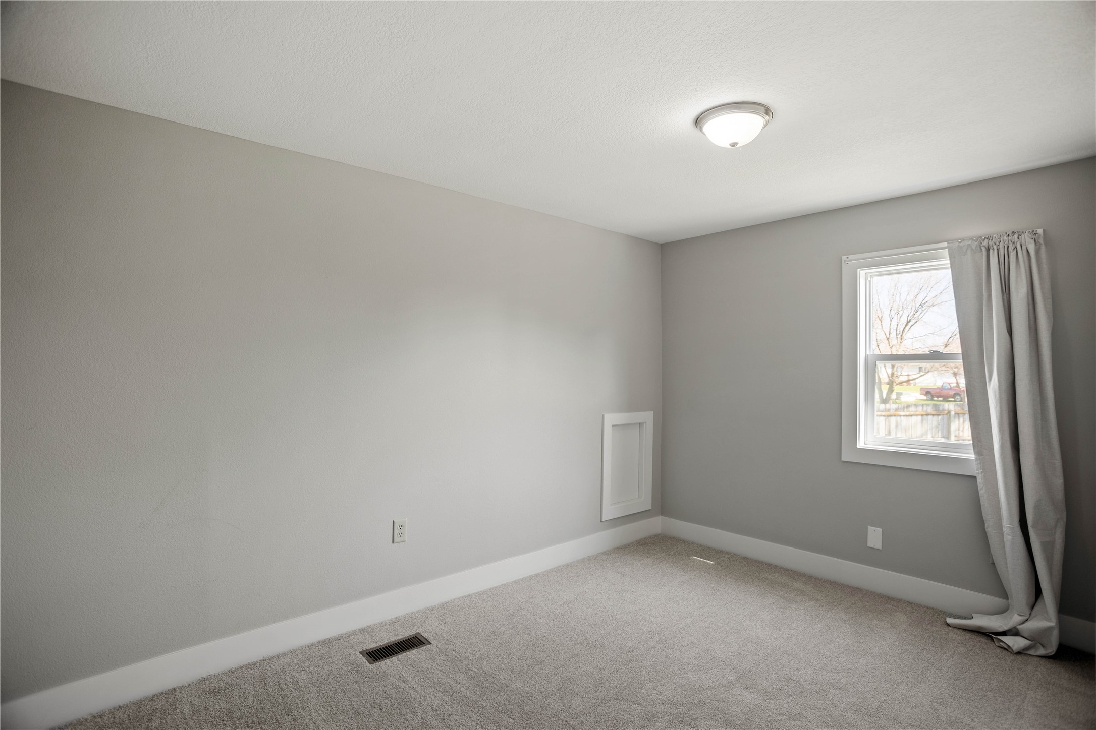 225 Haws Drive Property Photo 14