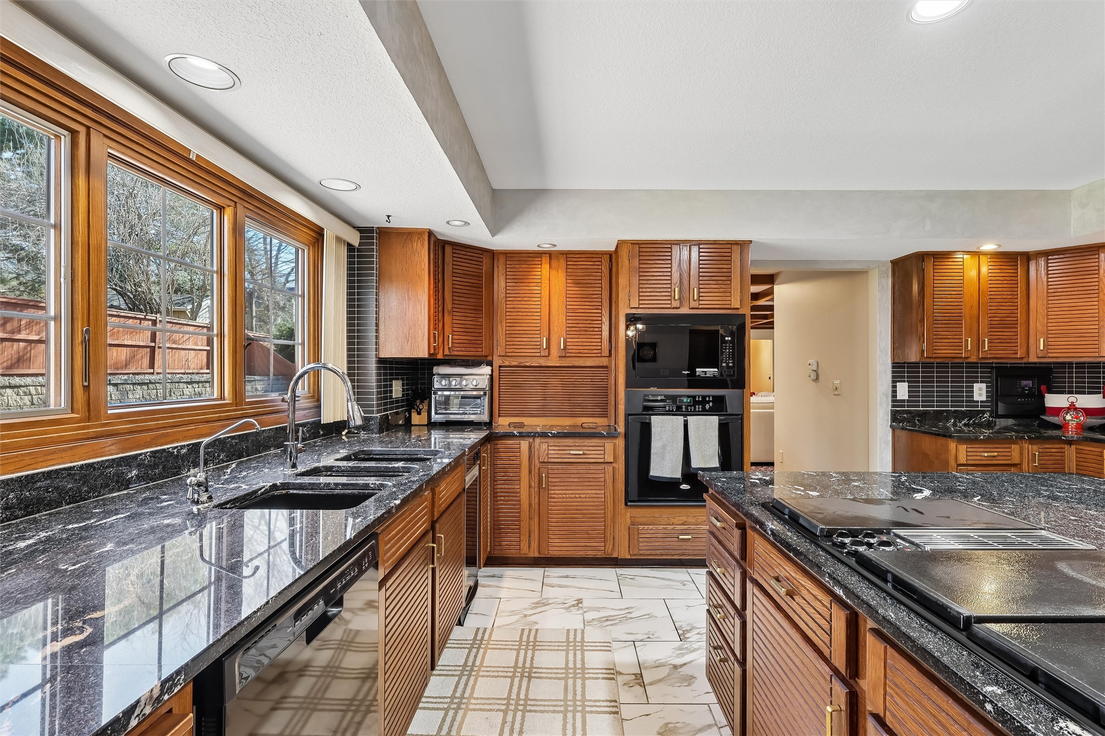707 38th Street Property Photo 10