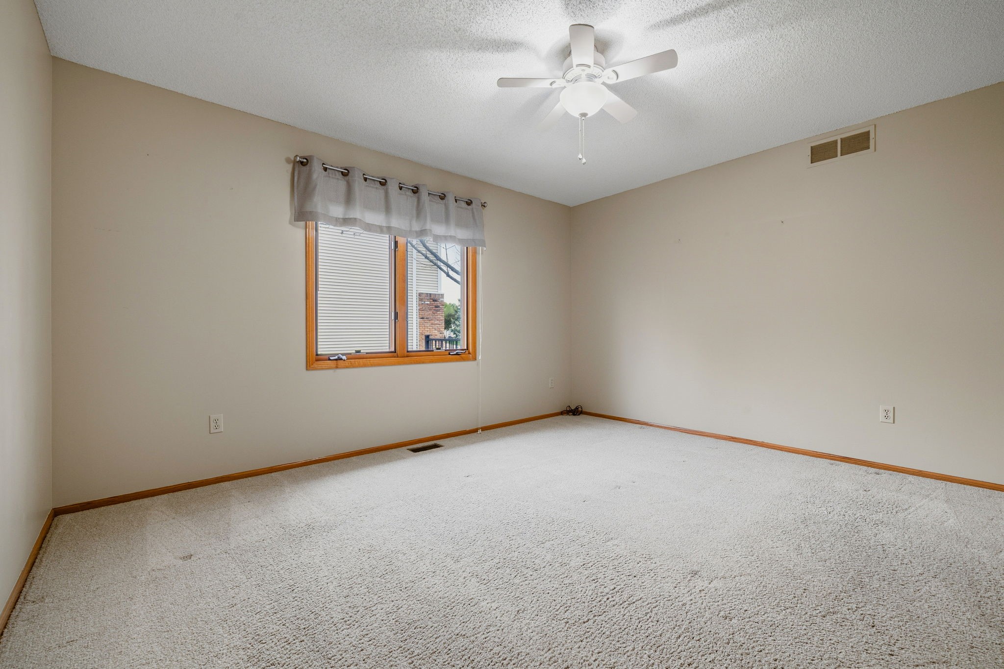 1044 Bradford Place Property Photo 9